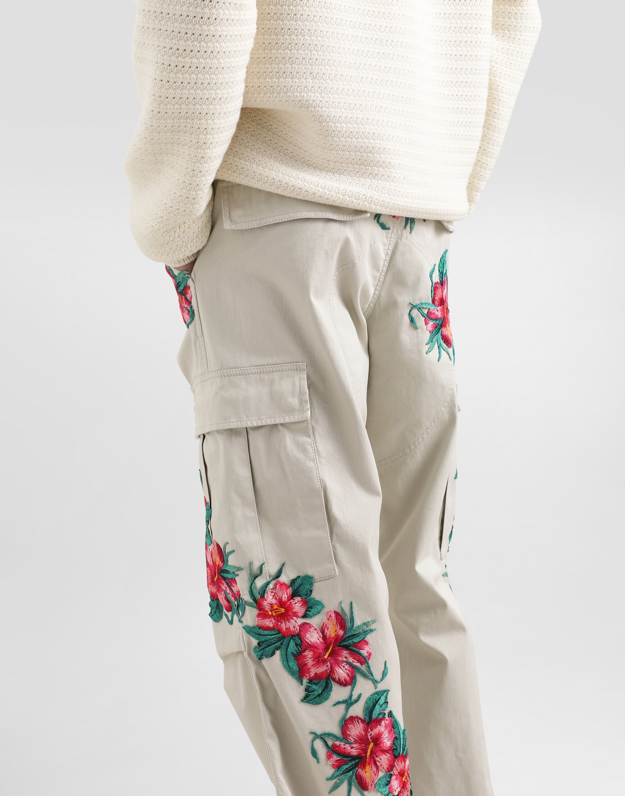 Cotton cargo pants with floral patches - 5