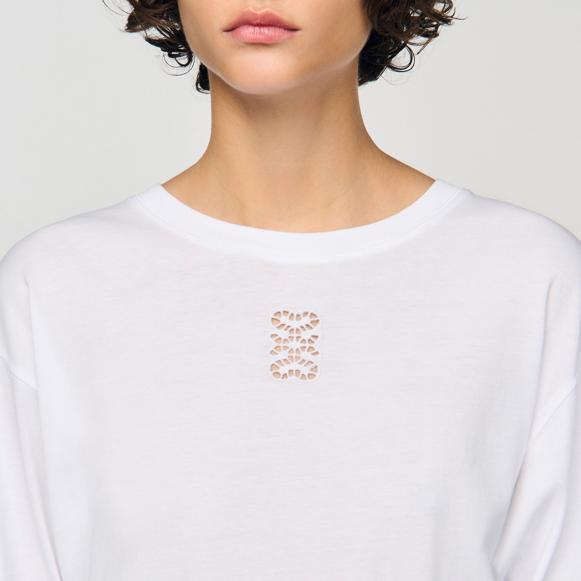 T-SHIRT WITH EMBROIDERY - 3