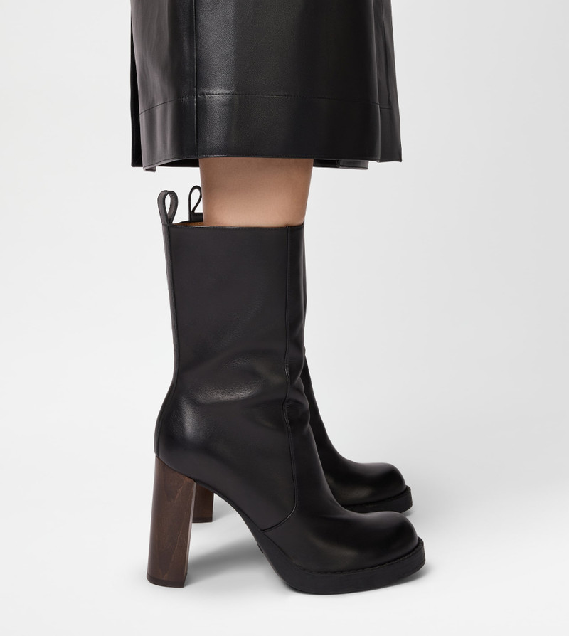 Tod's ANKLE BOOTS IN LEATHER - BLACK outlook