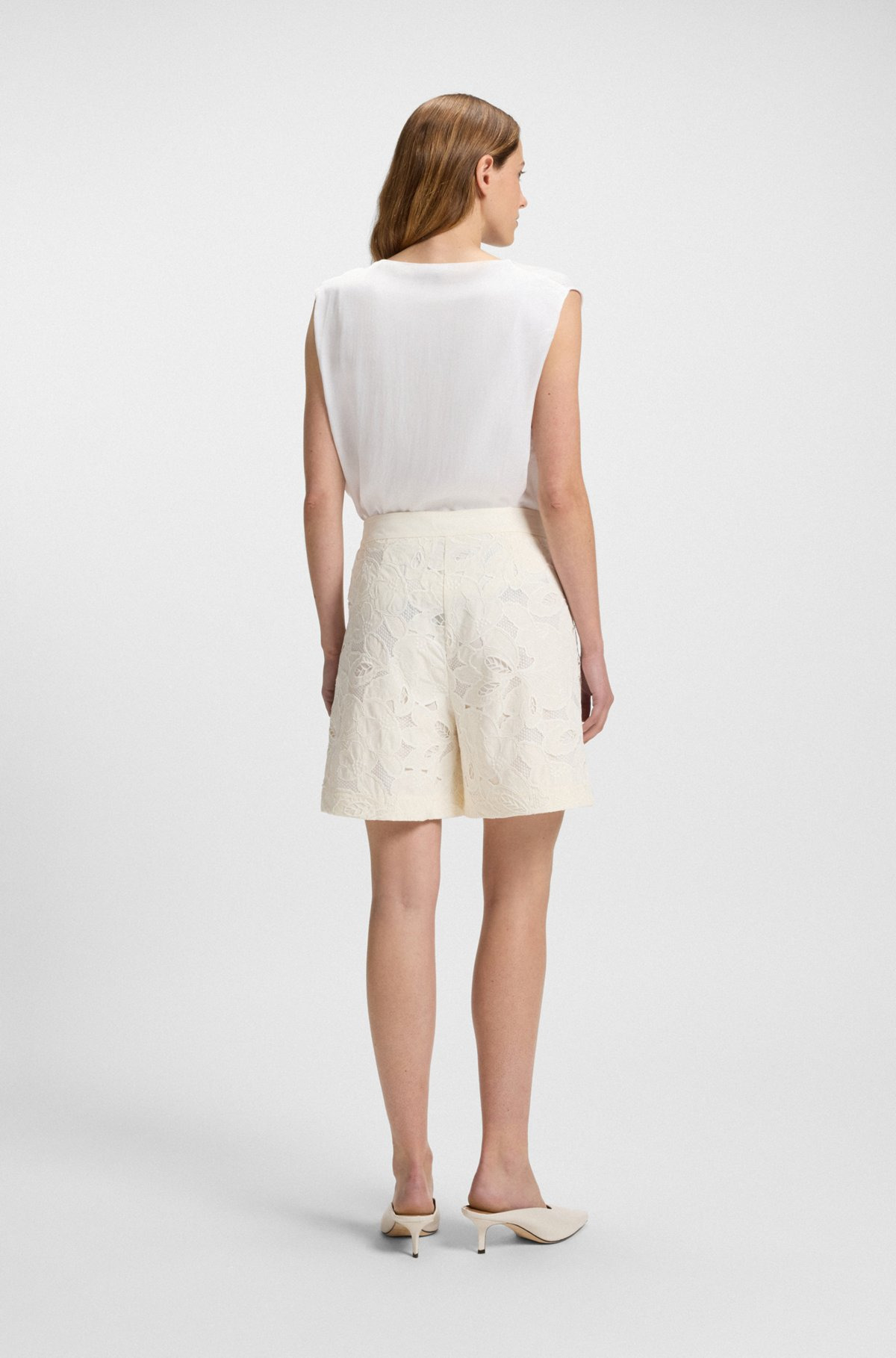 WIDE-LEG SHORTS WITH BRODERIE ANGLAISE - 4
