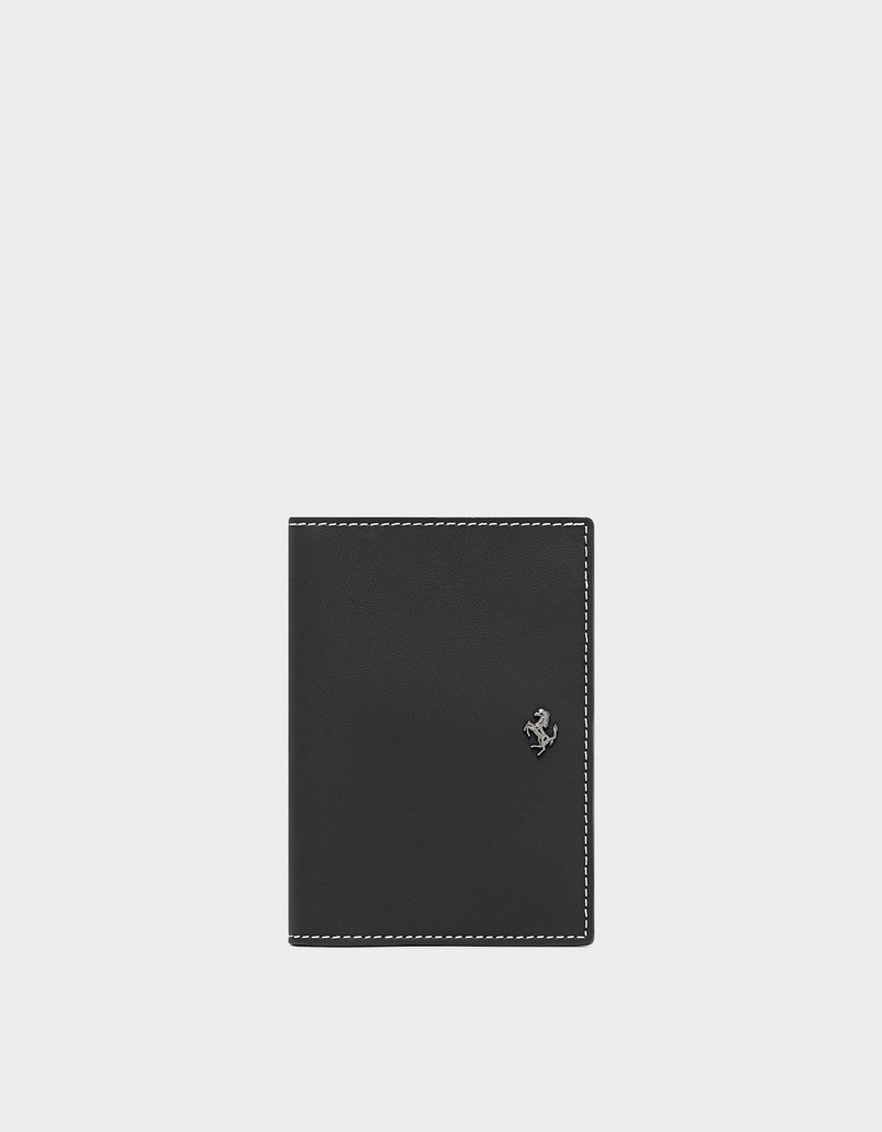 Second Life passport holder in leather 1