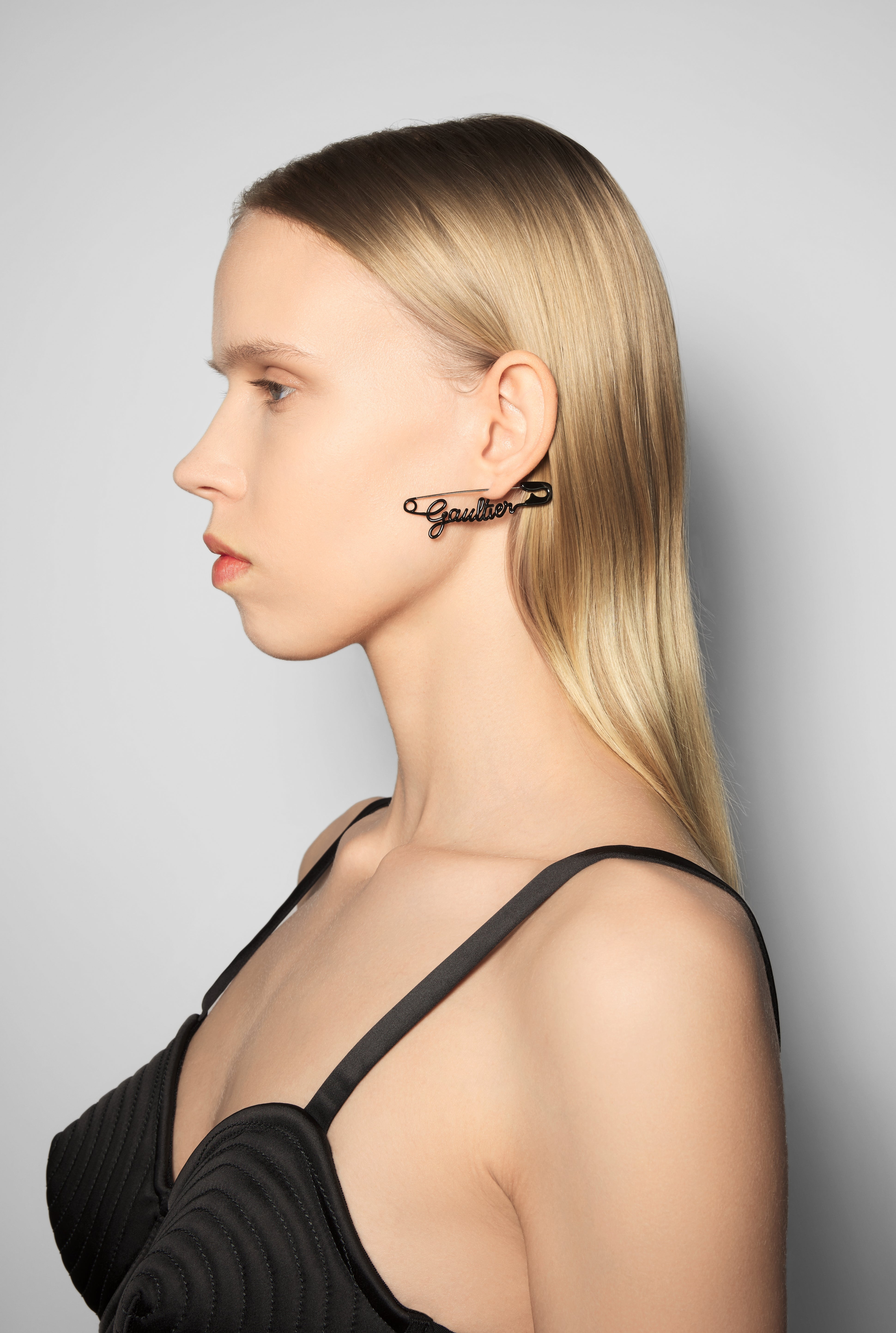 THE BLACK GAULTIER SAFETY PIN EARRING - 3