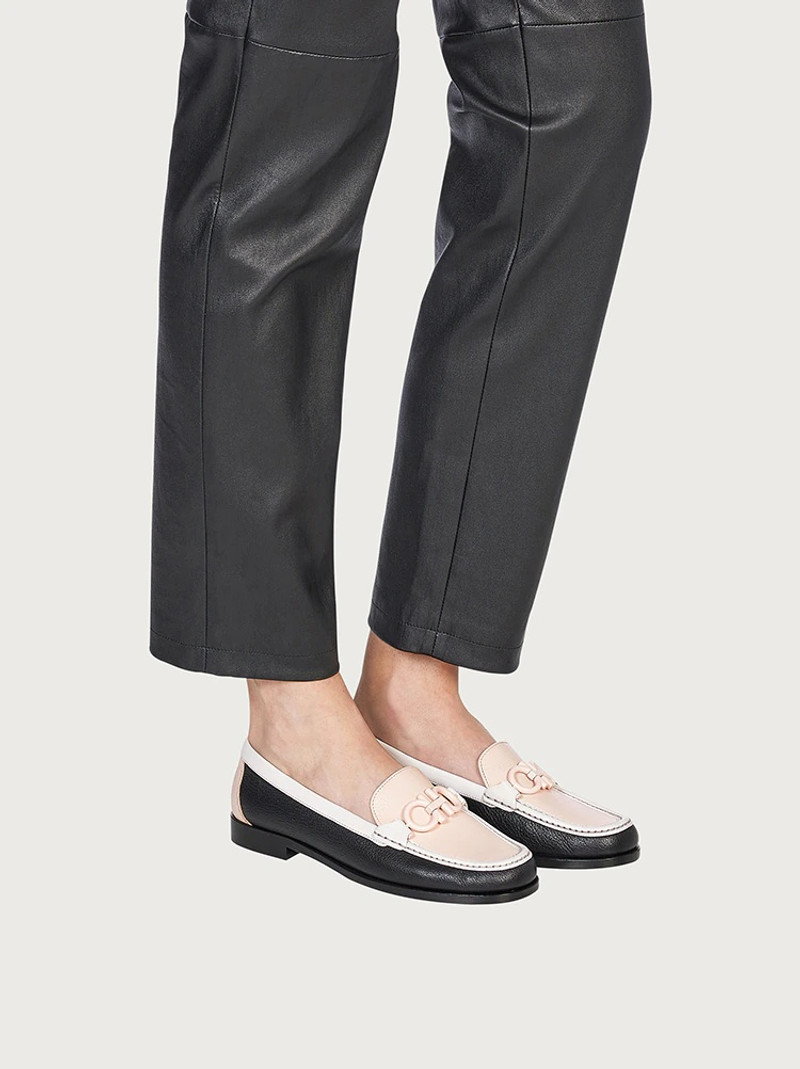 FERRAGAMO GANCINI LOAFER outlook