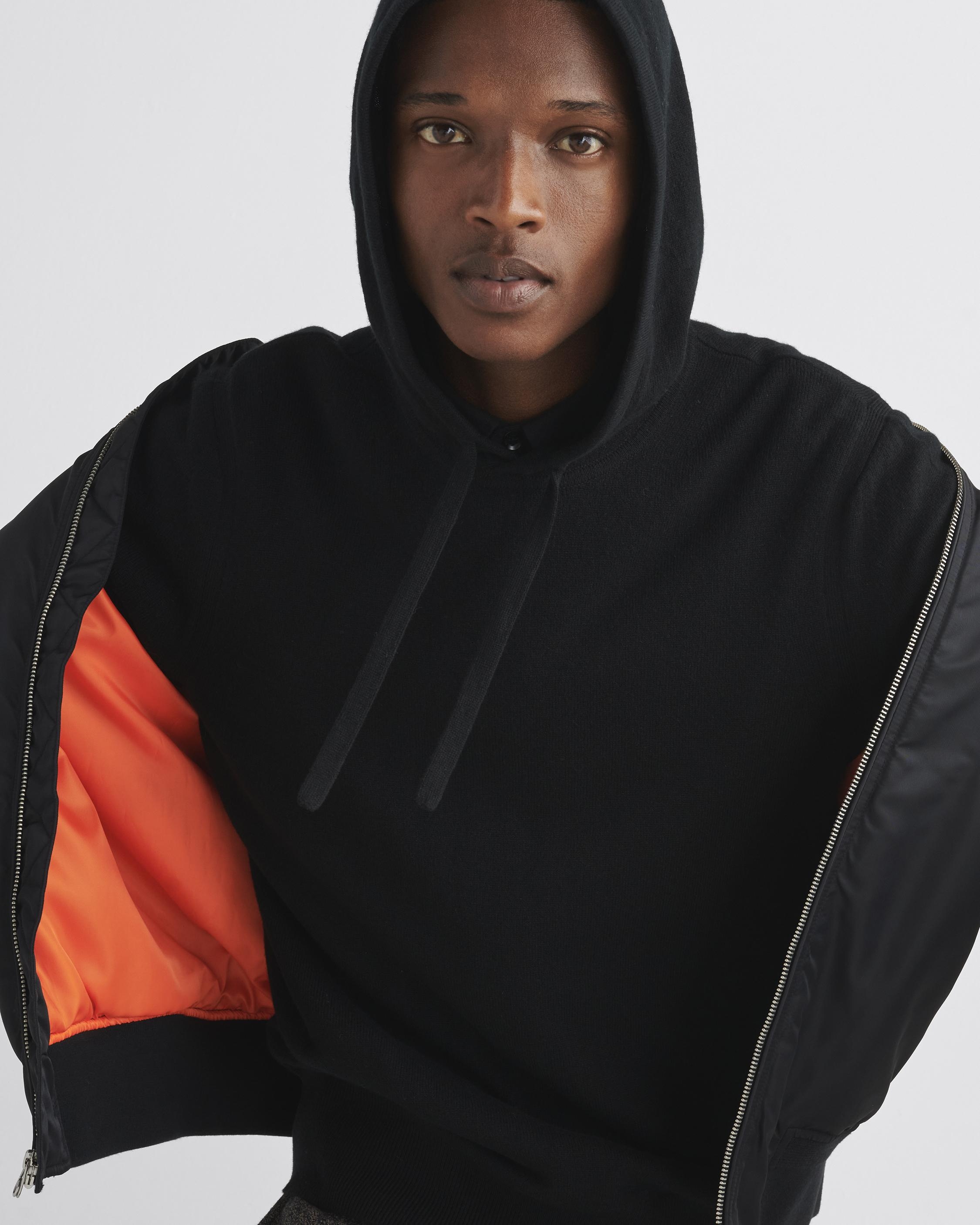 Harding Cashmere Hoodie
Classic Fit - 2