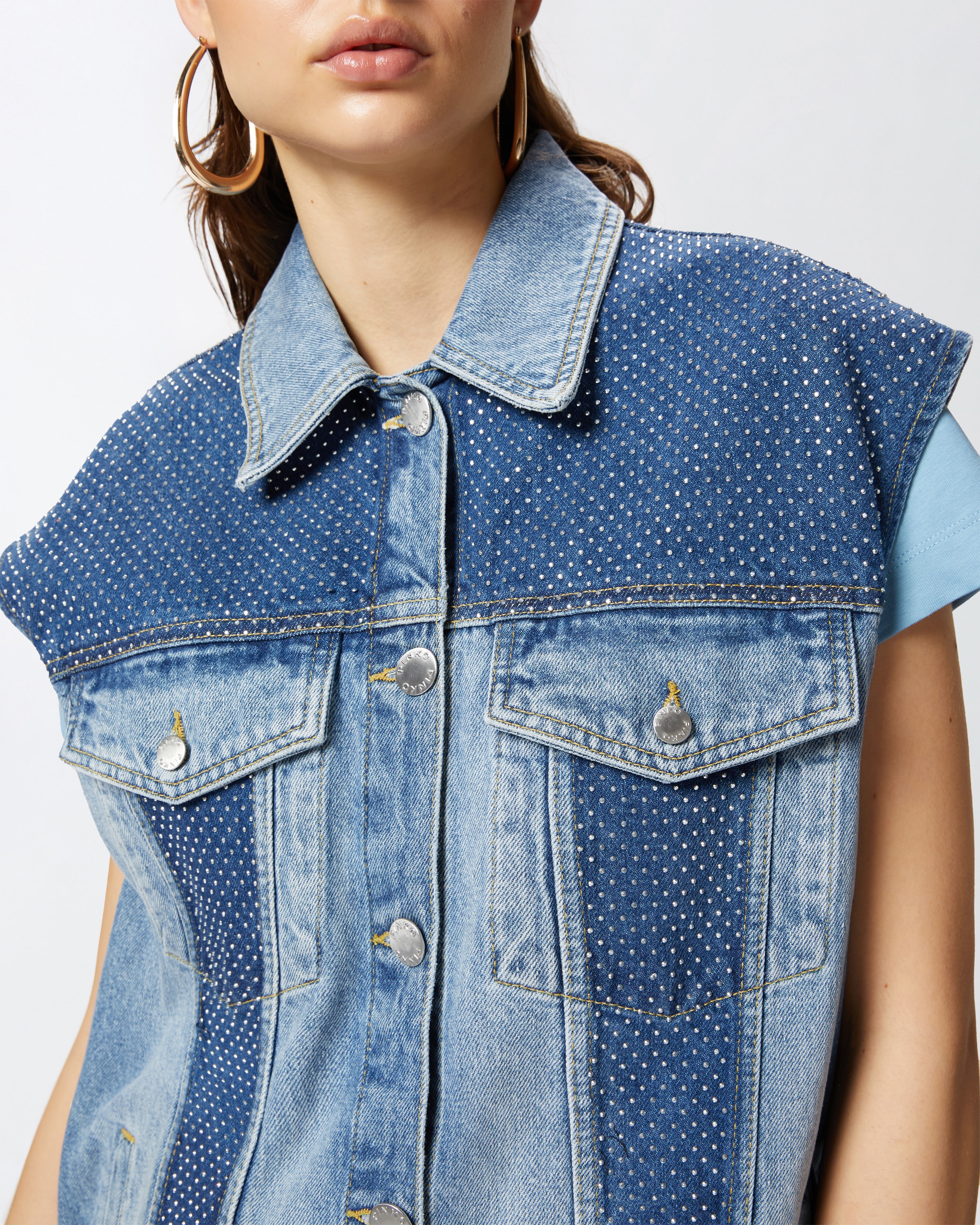SLEEVELESS DENIM JACKET WITH MINI STUDS - 5