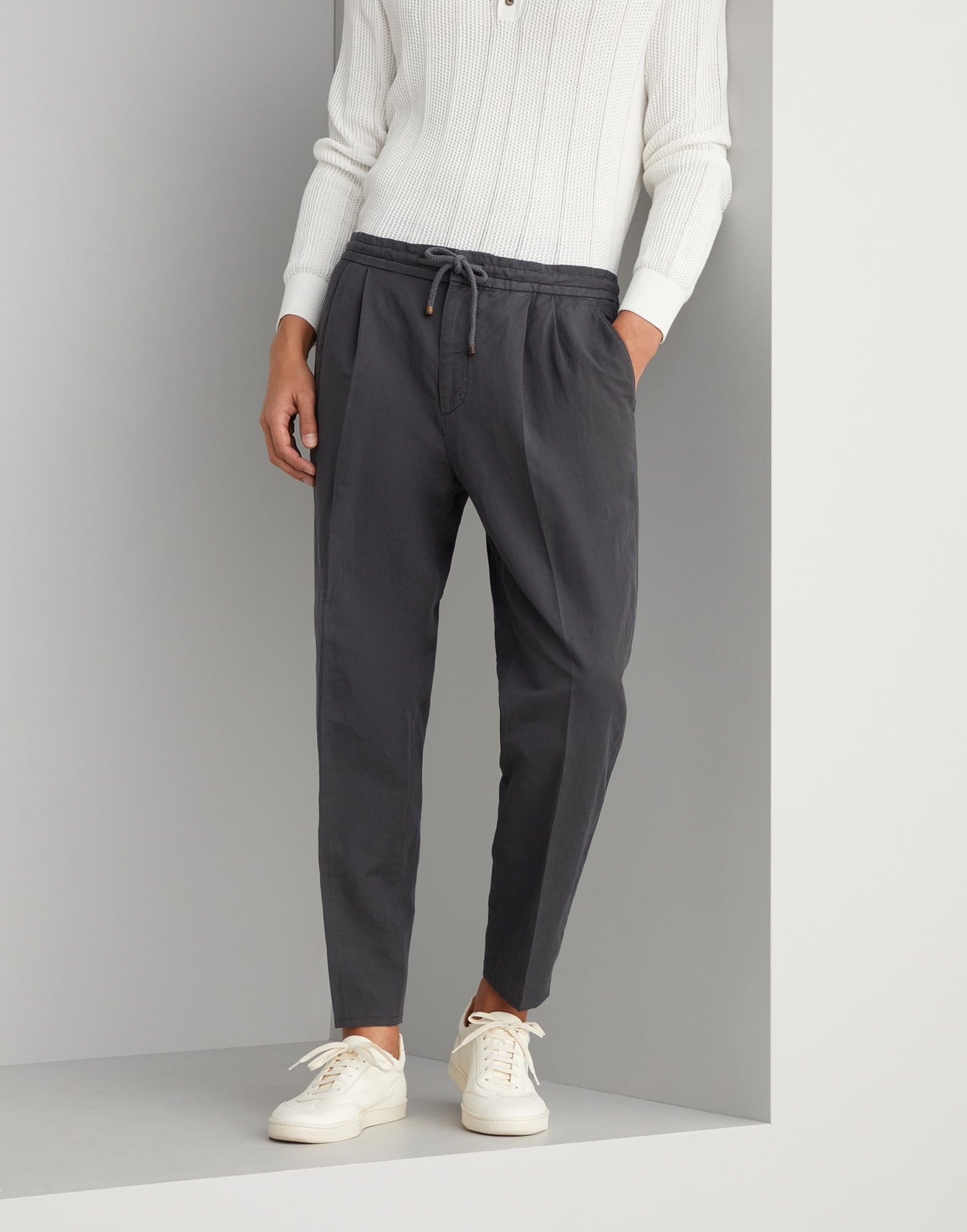 Garment-dyed leisure fit trousers in twisted linen and cotton gabardine with drawstring and double p - 1
