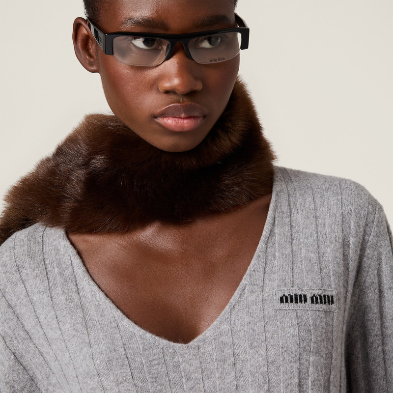 Wool and cashmere V-neck sweater 4