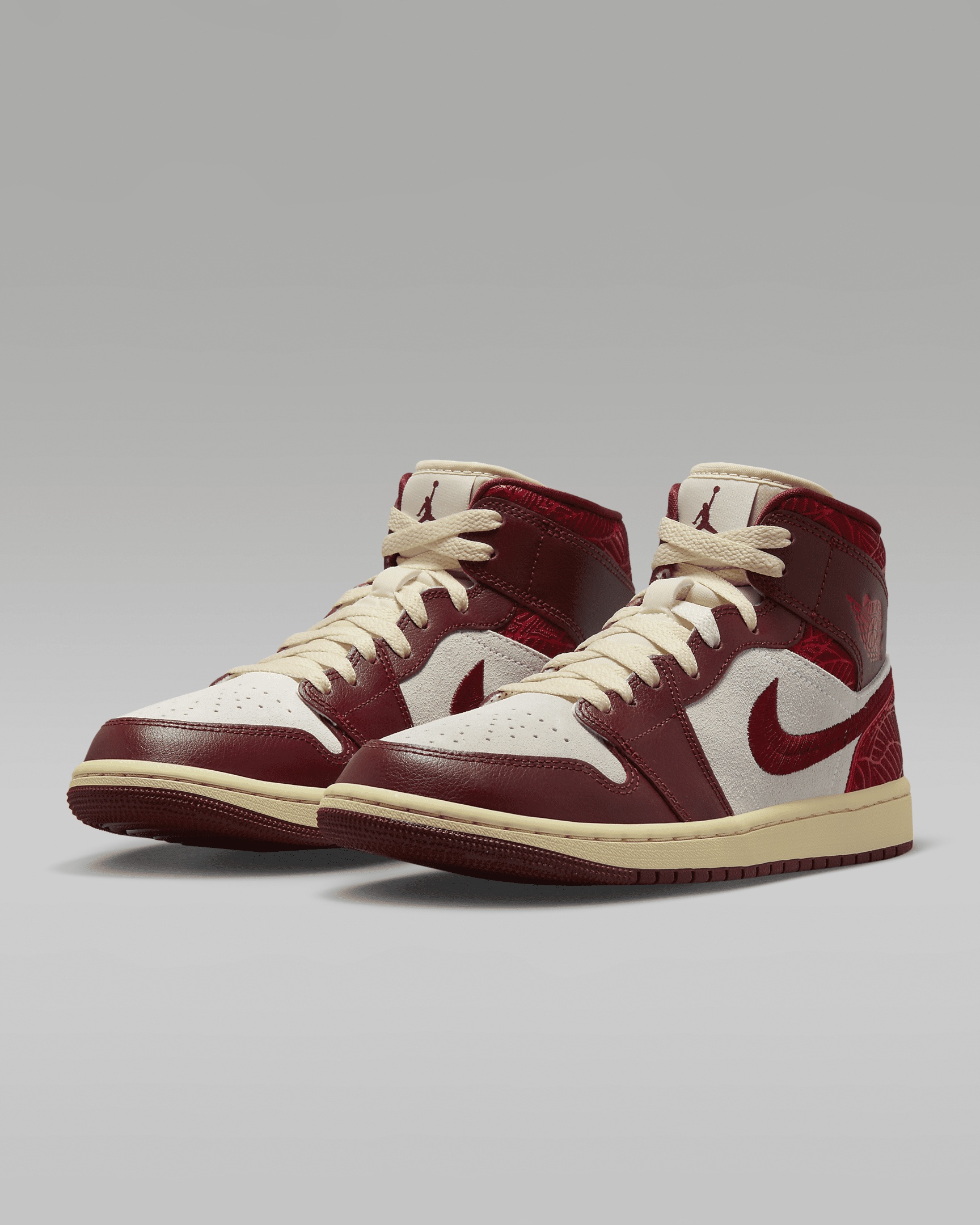 Air Jordan 1 Mid SE Women's Shoes - 5