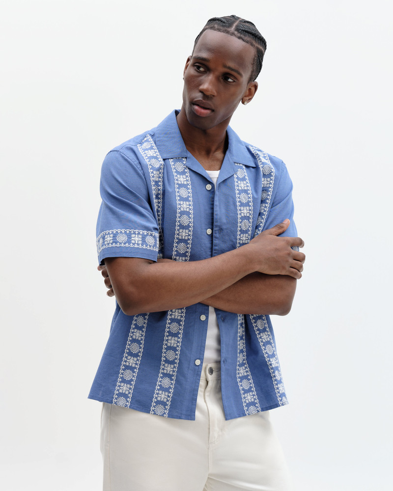 Wax London Didcot - Blue And Ecru Embroidered Short-Sleeve Shirt outlook