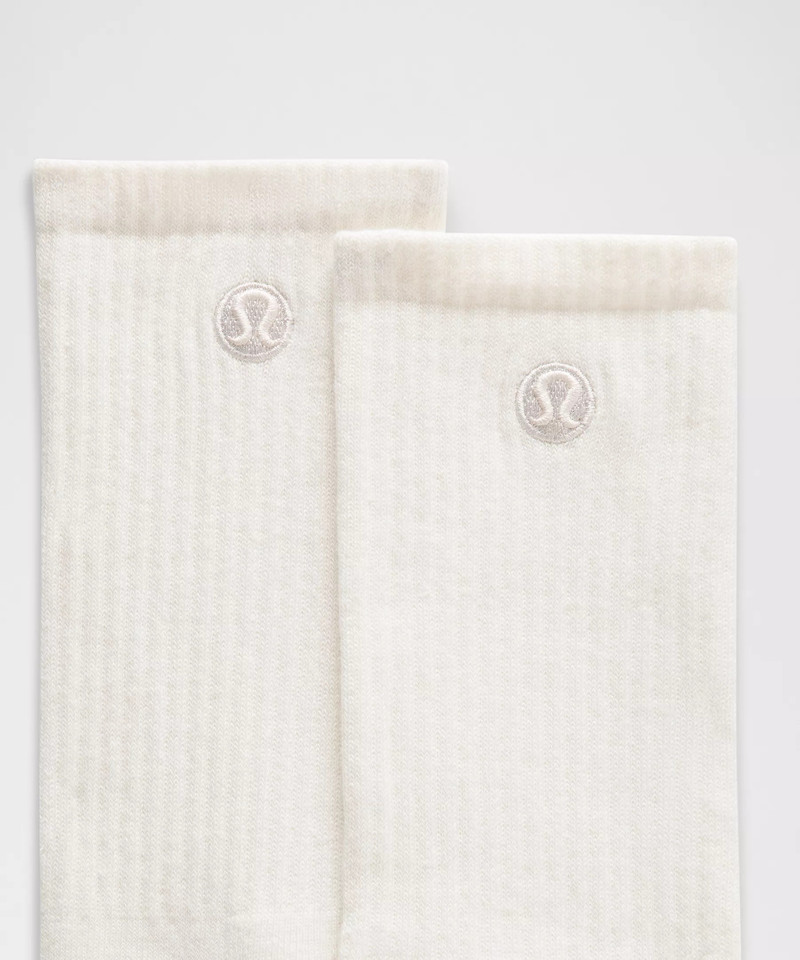 lululemon Unisex Daily Essential Crew Socks outlook