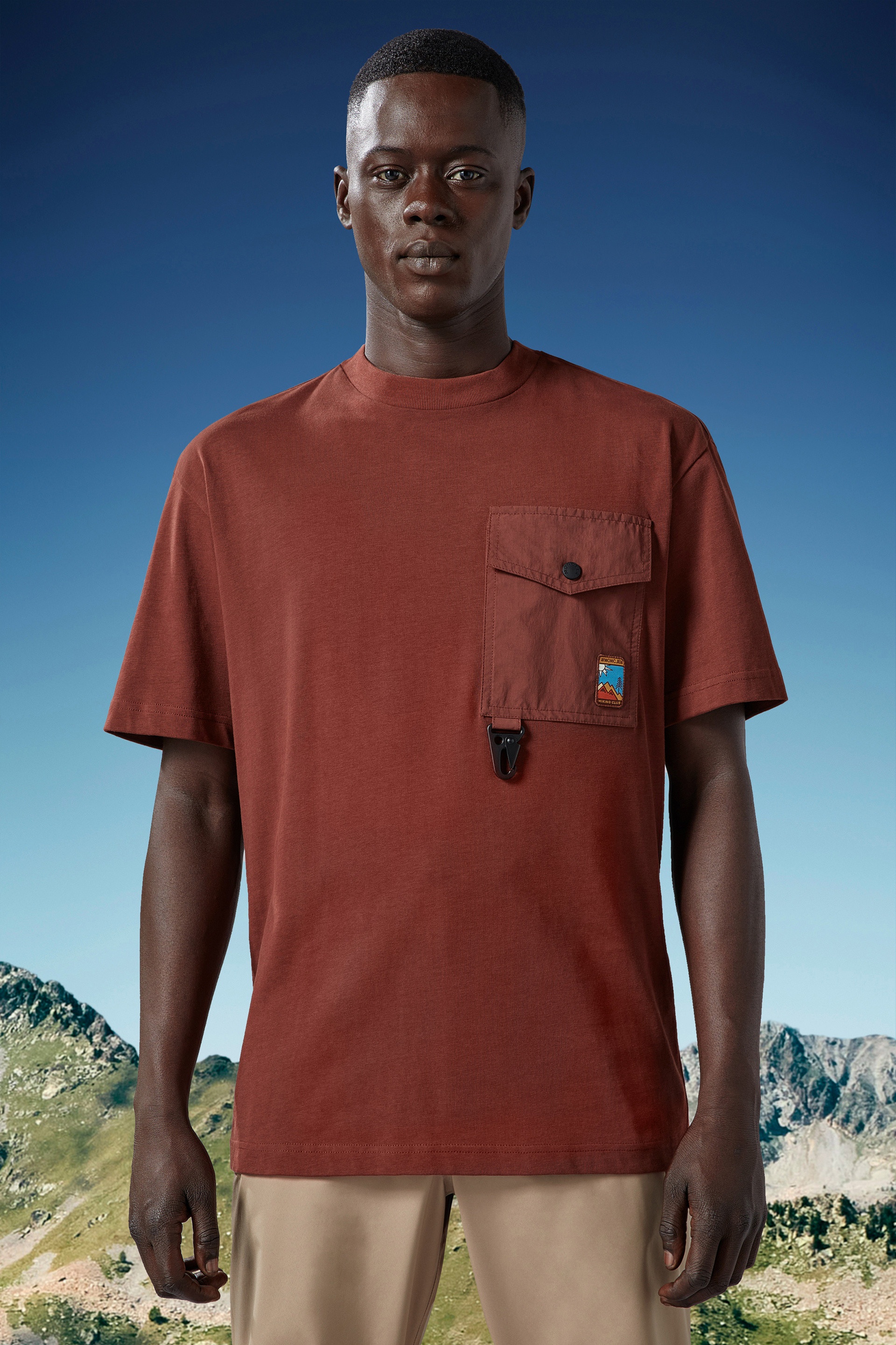 T-Shirt with Pocket - 3