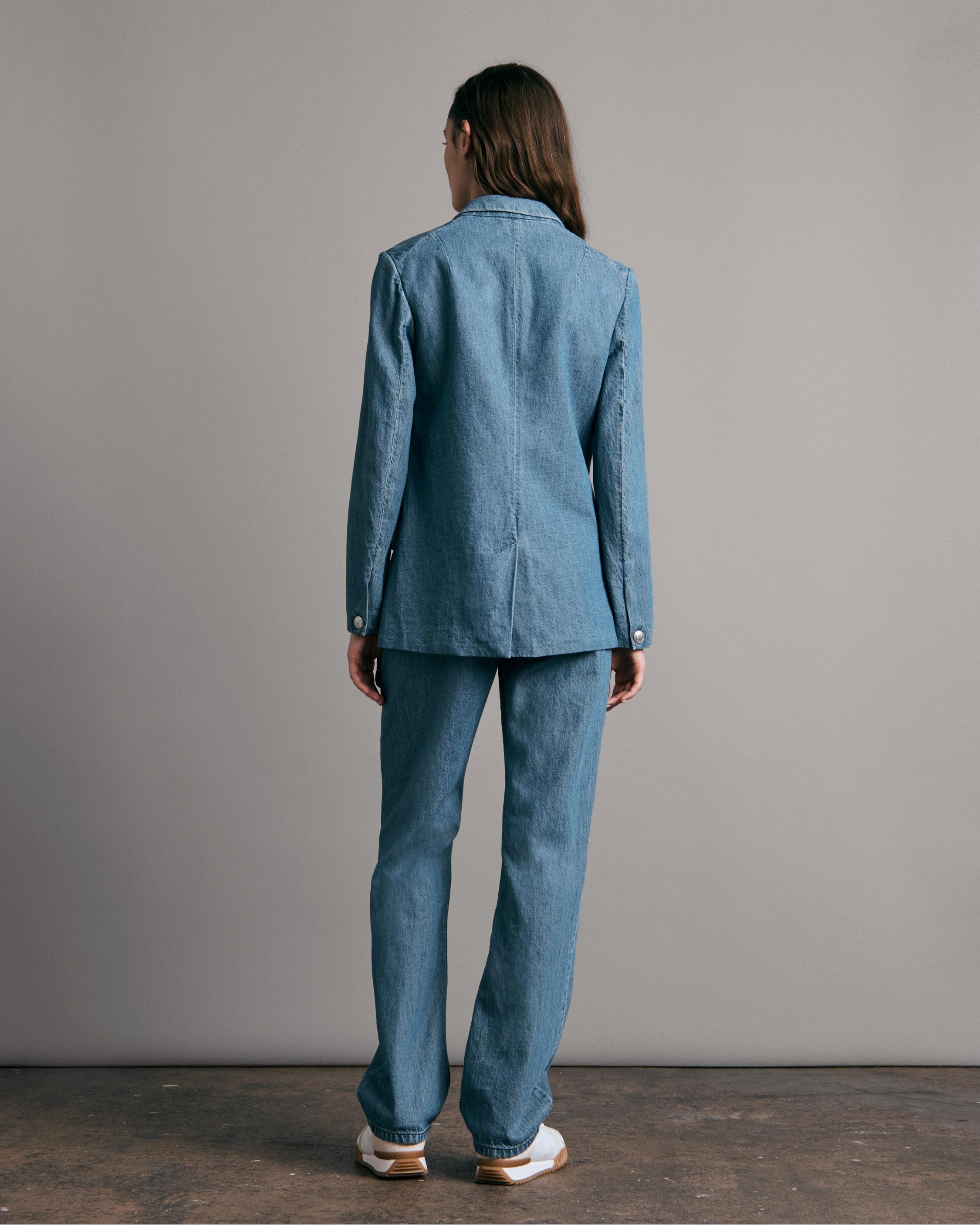 Margot Linen Blazer
Classic Fit Blazer - 5