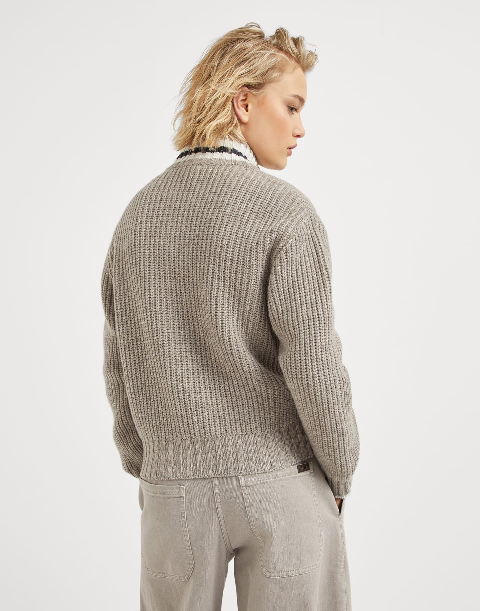 Cashmere Feather yarn English rib knit cardigan with shiny trims - 2