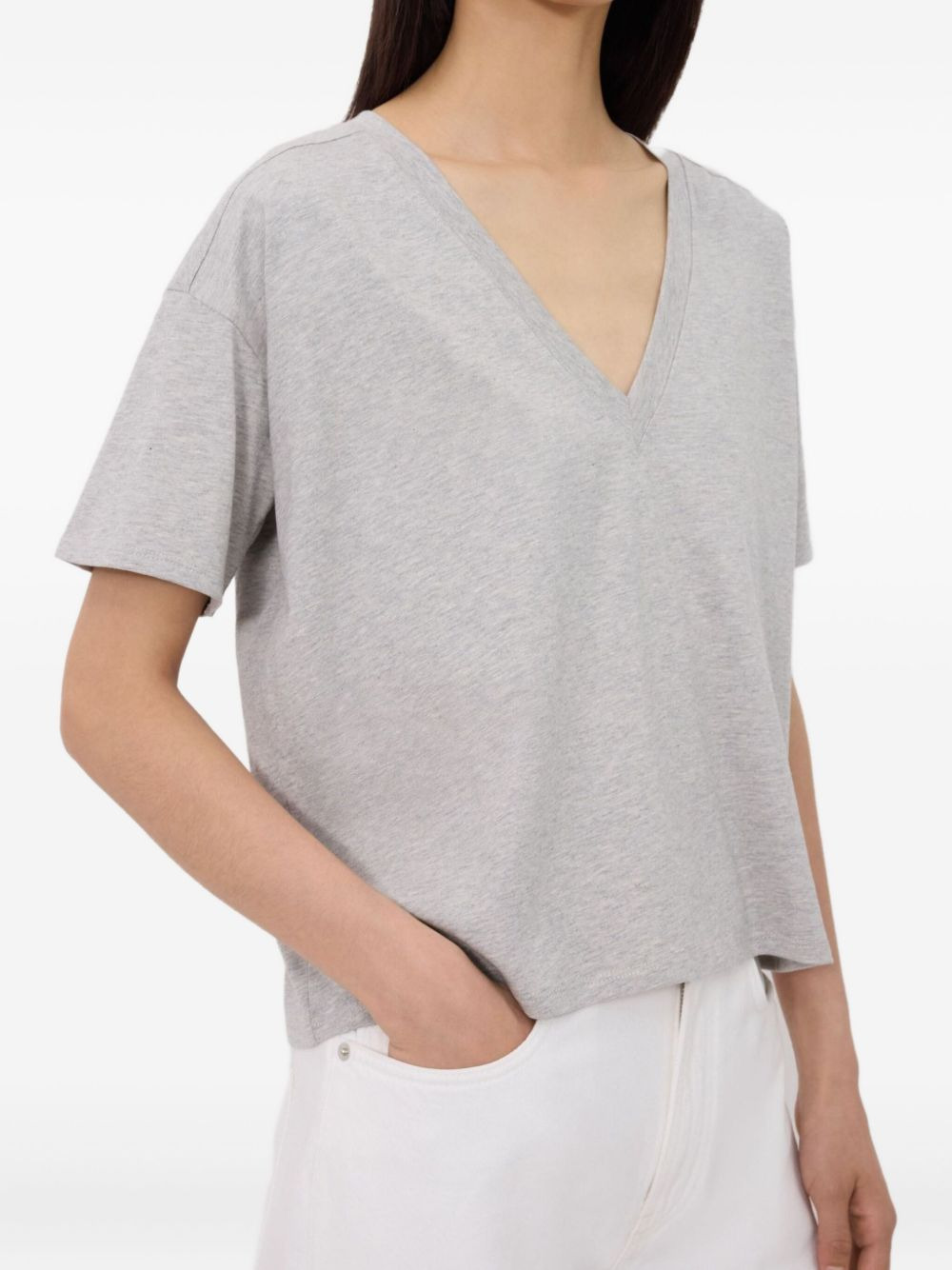 V-neck short-sleeved T-shirt - 2