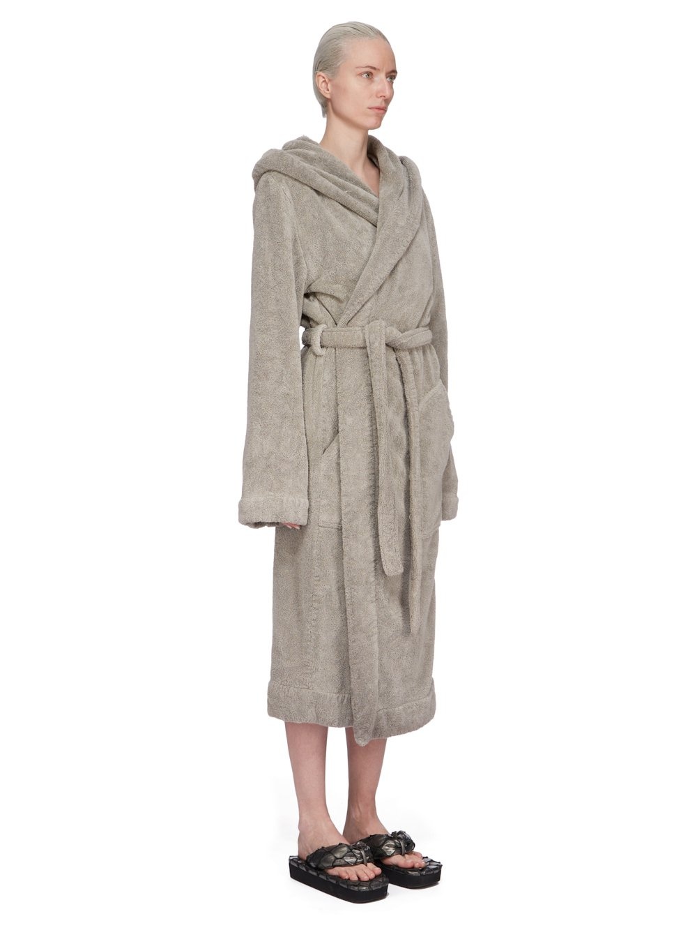 BATHROBE - 9