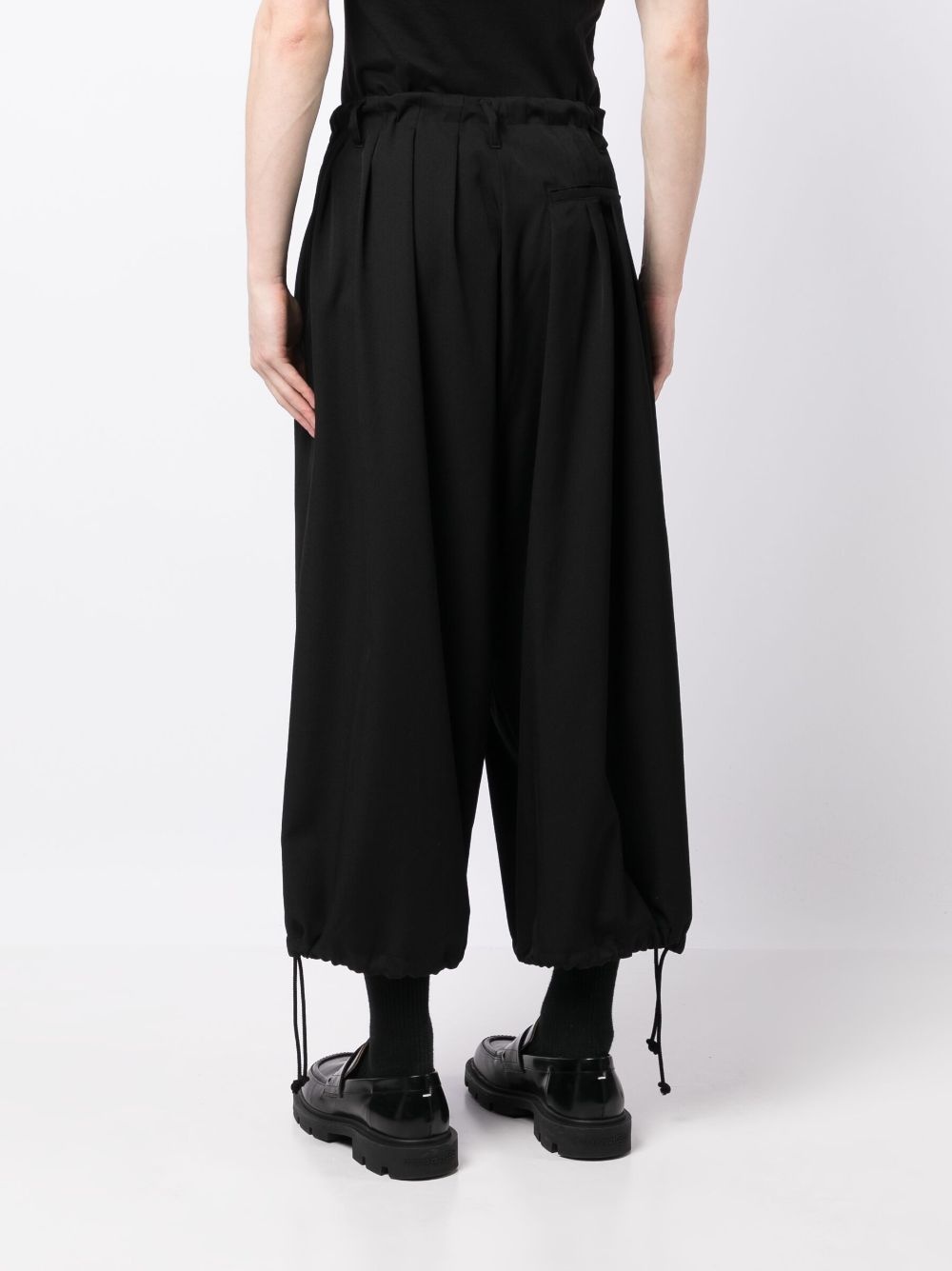 wide-leg cropped wool trousers - 4