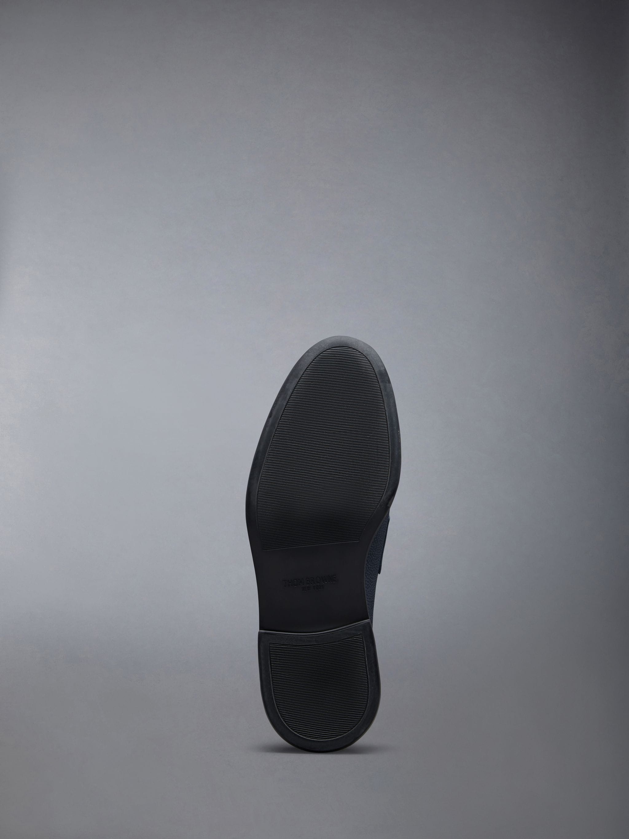 Pebble Grain Leather Penny Loafer - 6