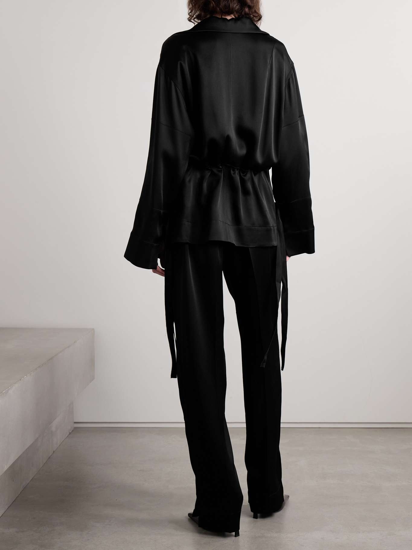 Belted satin jumpsuit - 3