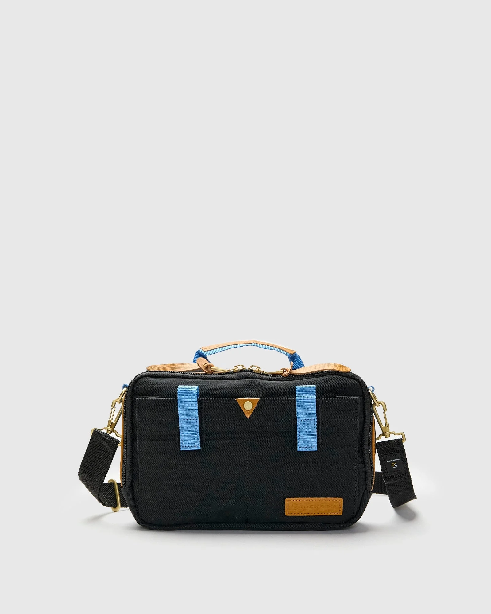 Link Shoulder Bag v2 in Black - 1