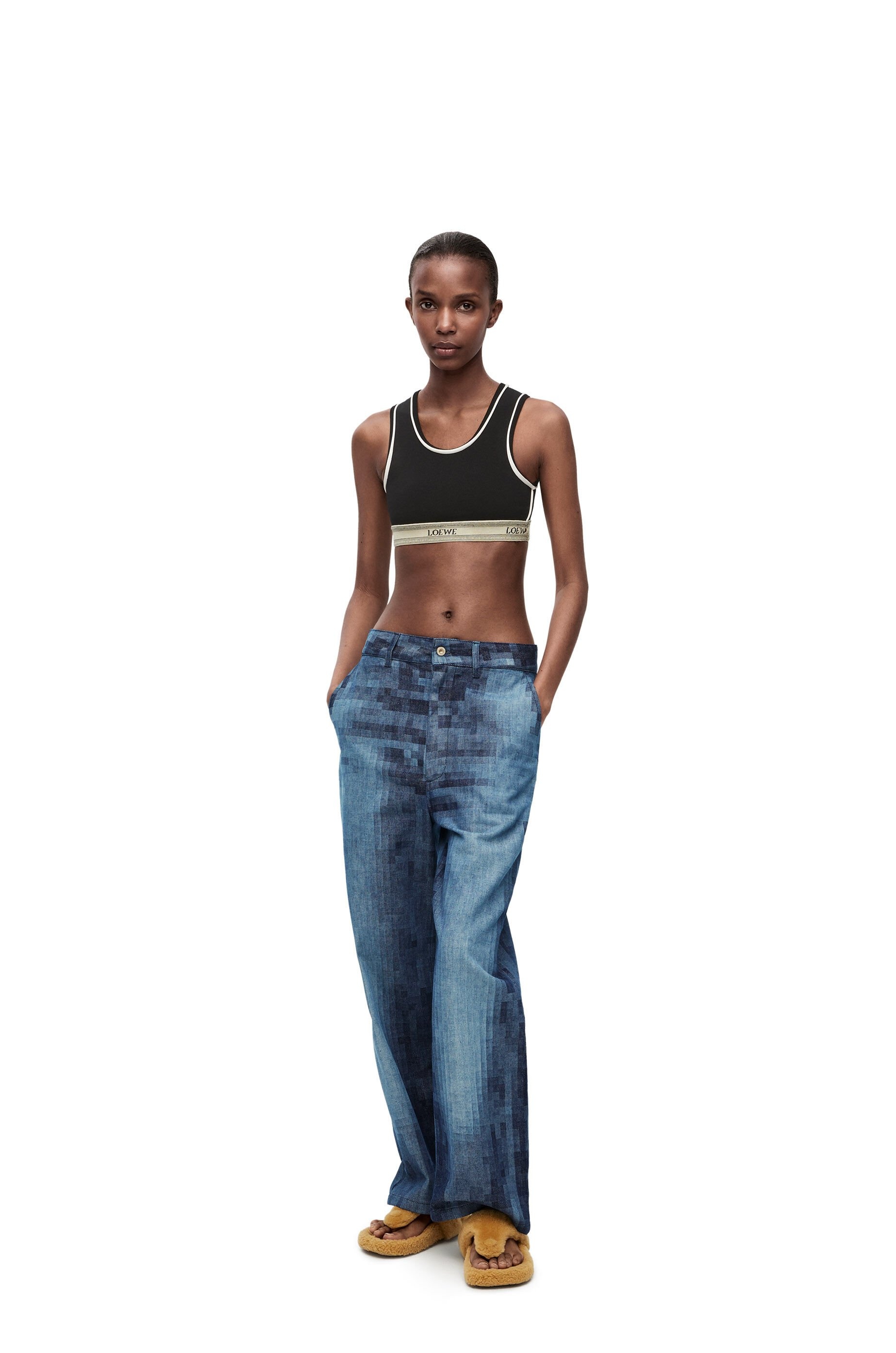 Pixelated baggy jeans in denim - 2