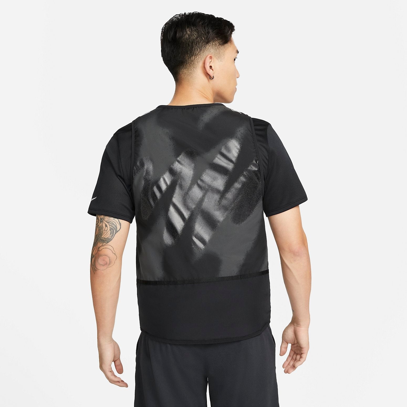 Nike Aero Layer Wild Run Reversible Repel T-Shirt 'Black' DD6208-010 - 2