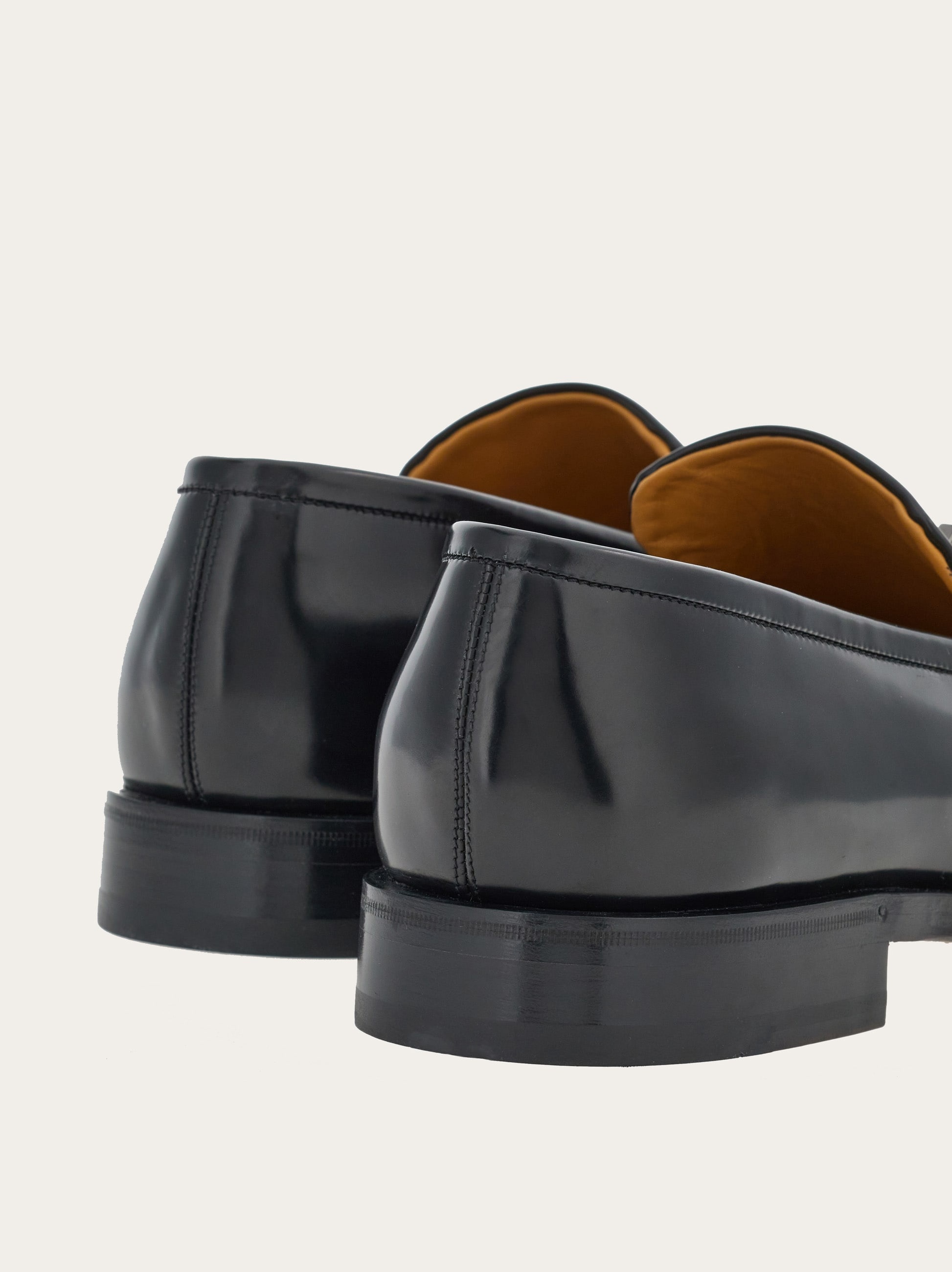 Moccasin with Gancini ornament - 4