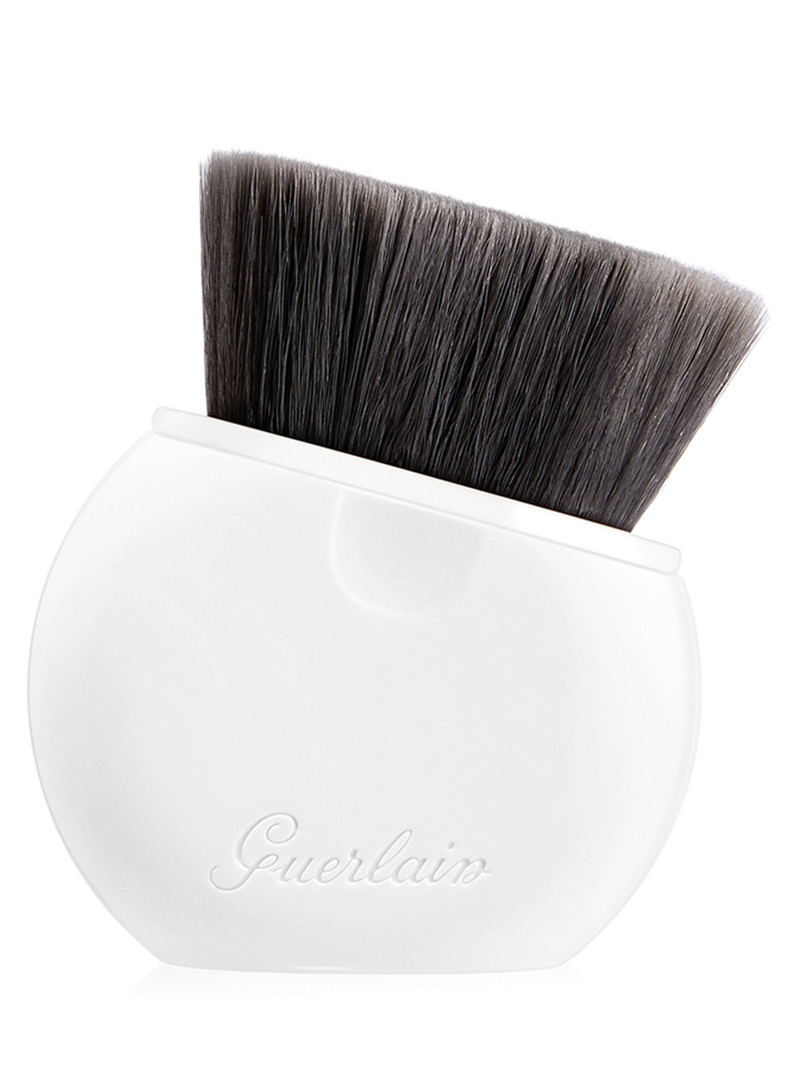 Women's L'Essentiel Retractable Foundation Brush 1