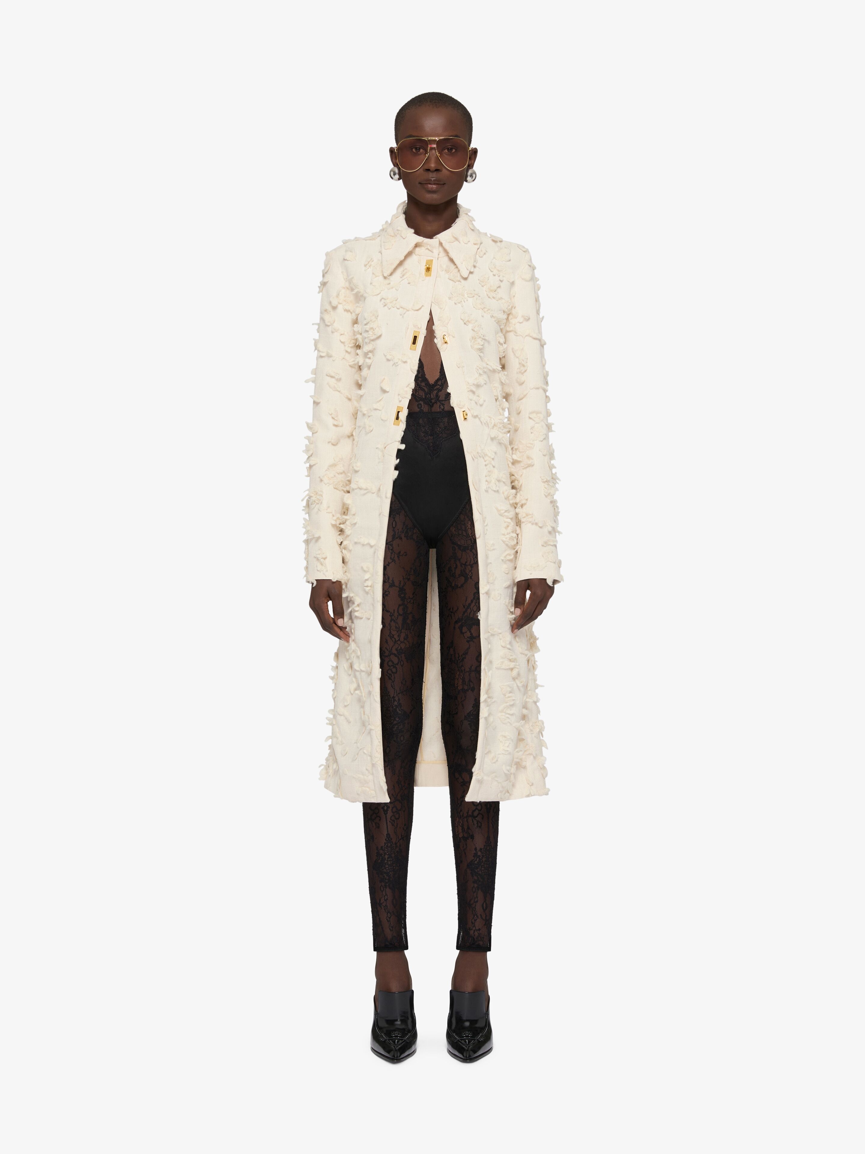 COAT IN FLORAL CUT THREAD FABRIC WITH PLEATED BACK - 2