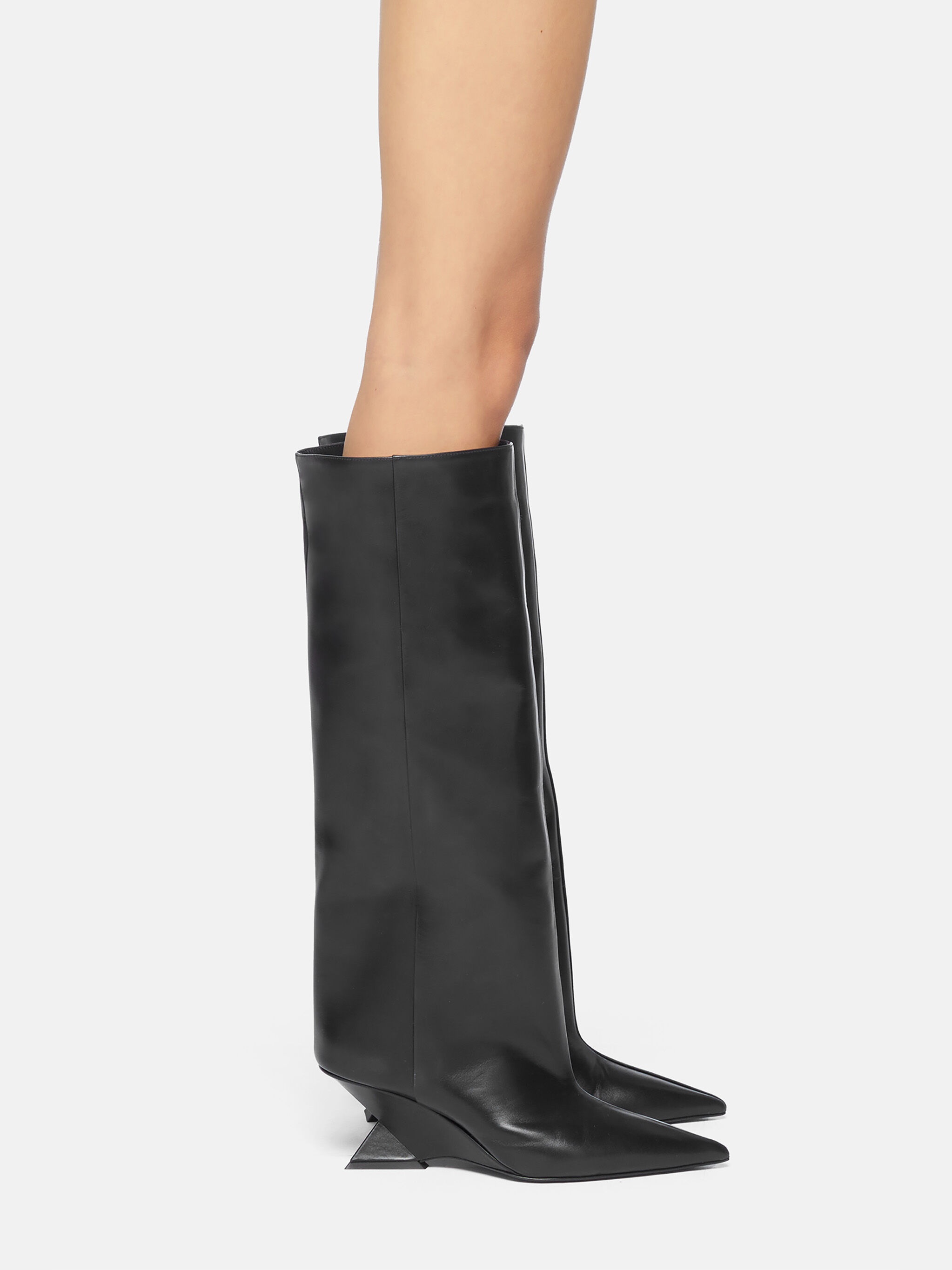 ''CHEOPE'' BLACK TUBE BOOT - 2