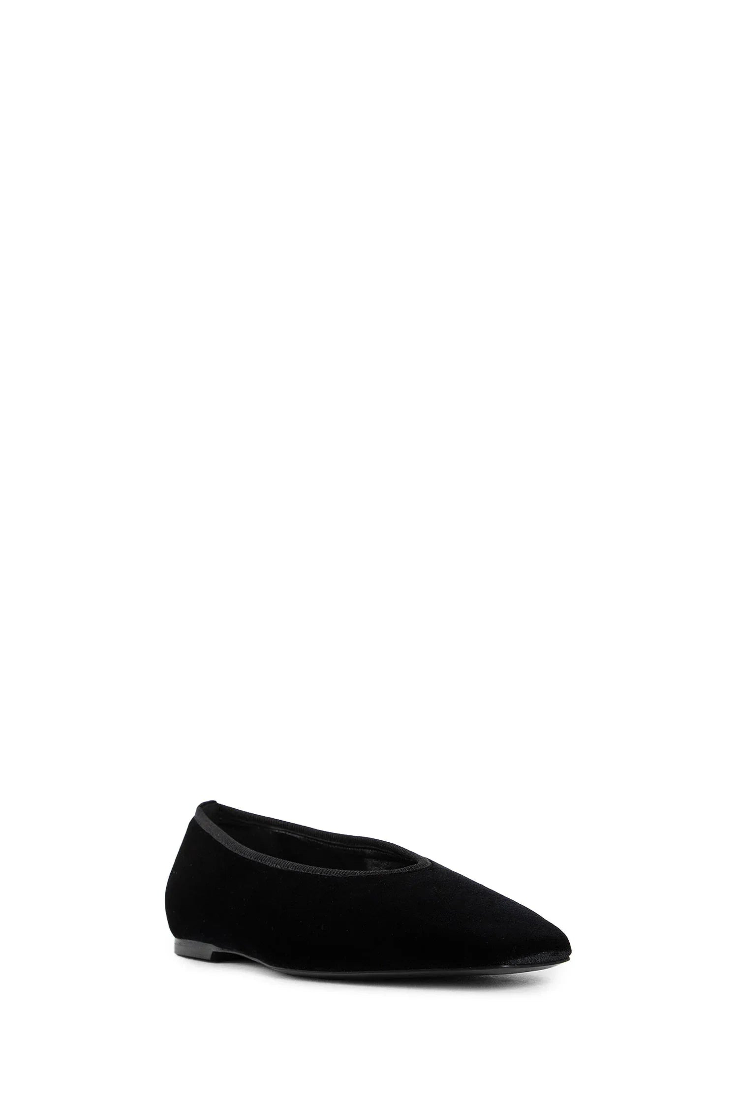 Minimalist-Velvet-Ballerinas - 2