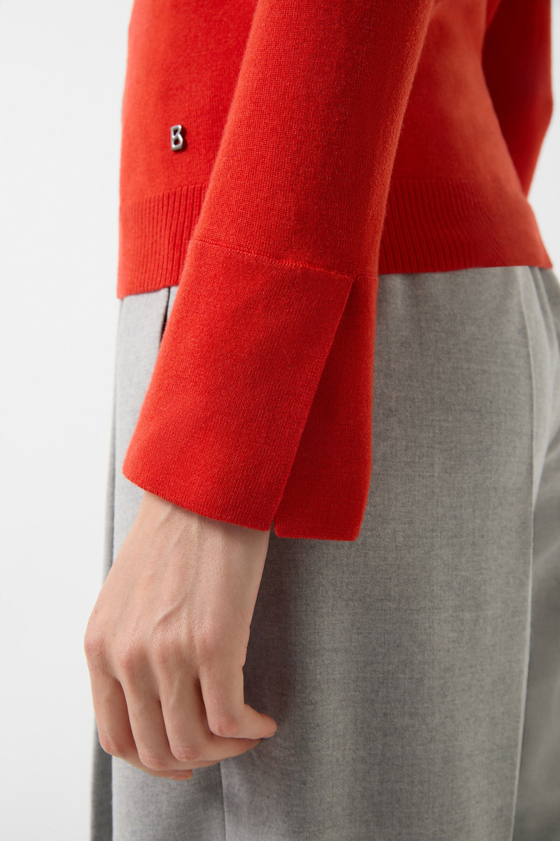 Vinny Turtleneck pullover in Red 5