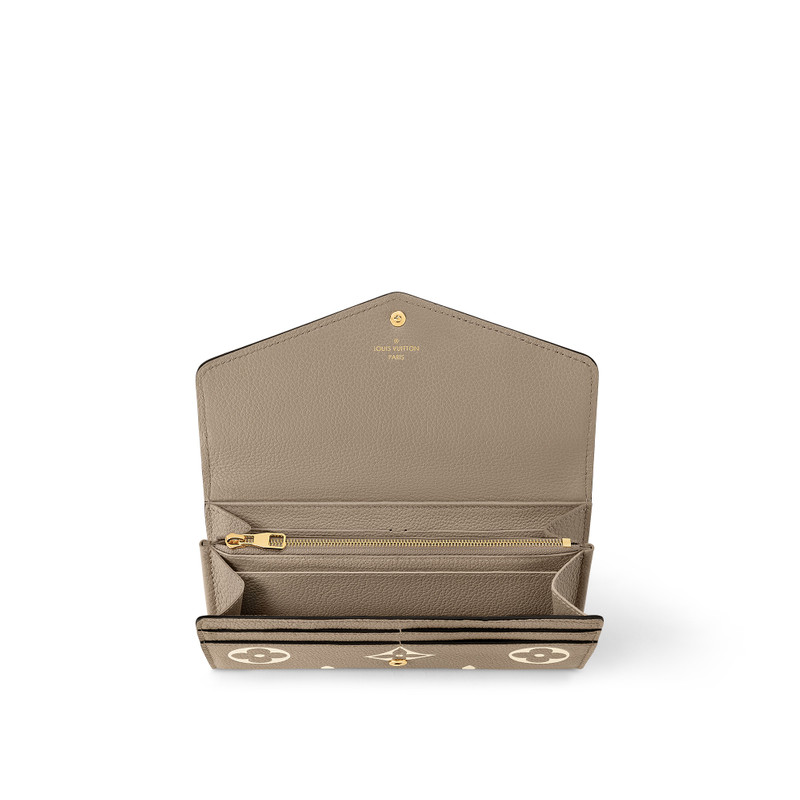 Sarah Wallet 4