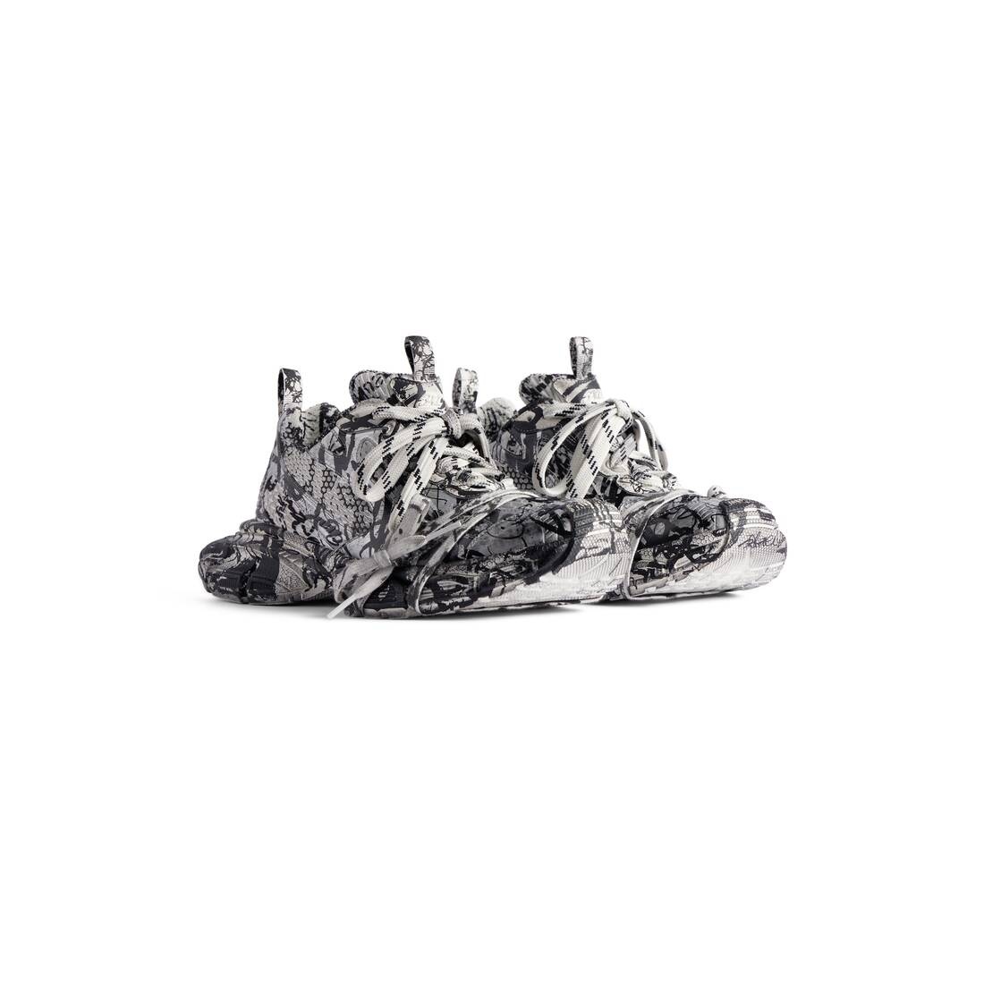 Women's 3xl Extreme Graffiti Sneaker  in White/black - 2