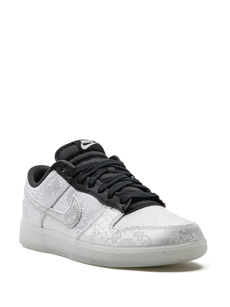 Nike Dunk Low "Fragment Design - Clot" sneakers outlook