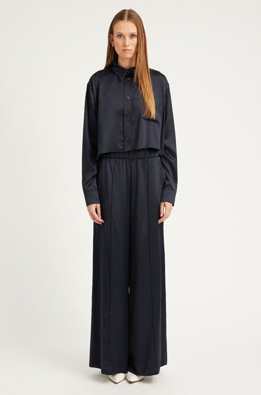 NAVY SILK WIDE LEG PINTUCK PANTS - 3