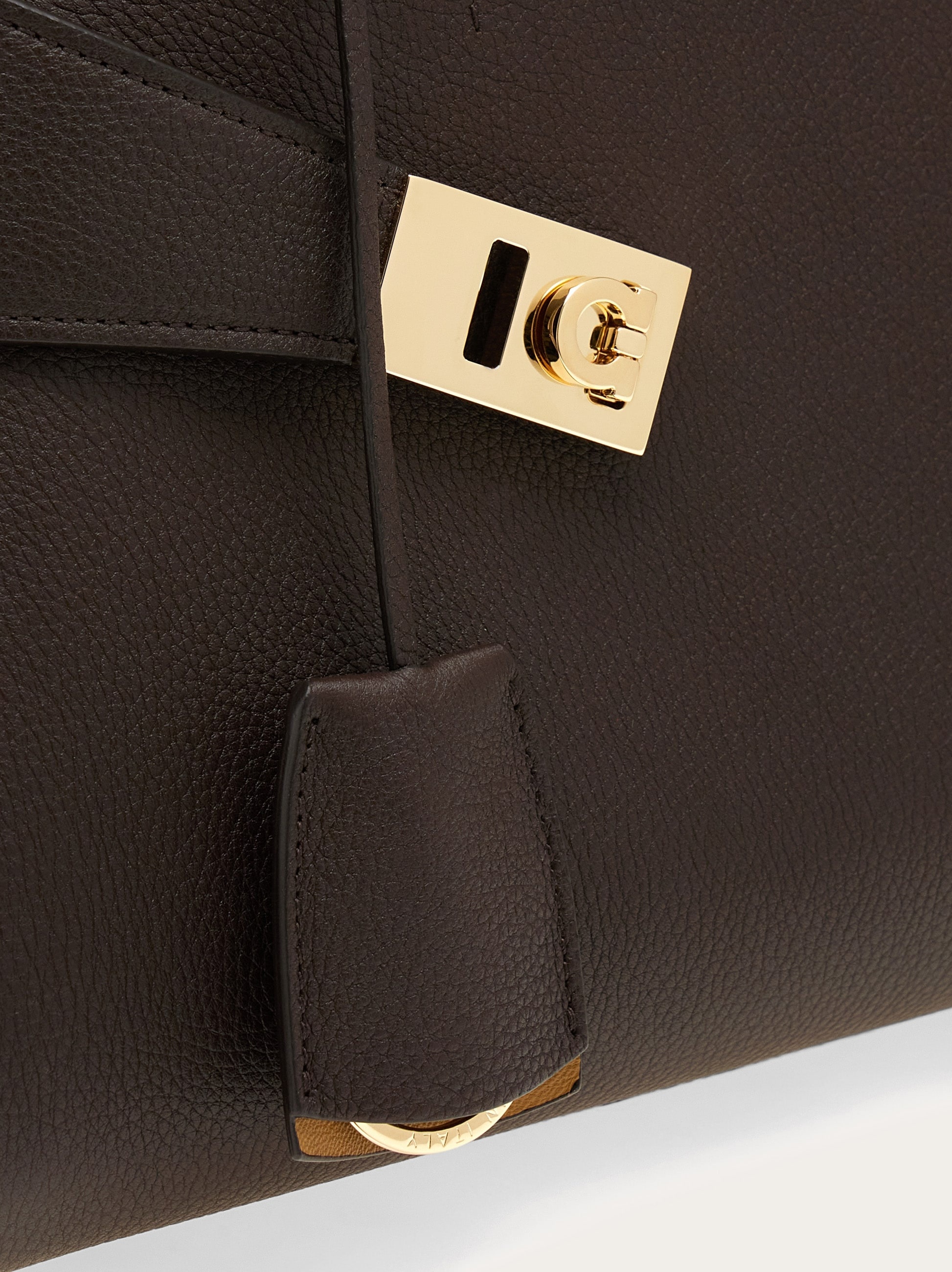 Hug bicolor handbag (S) - 8