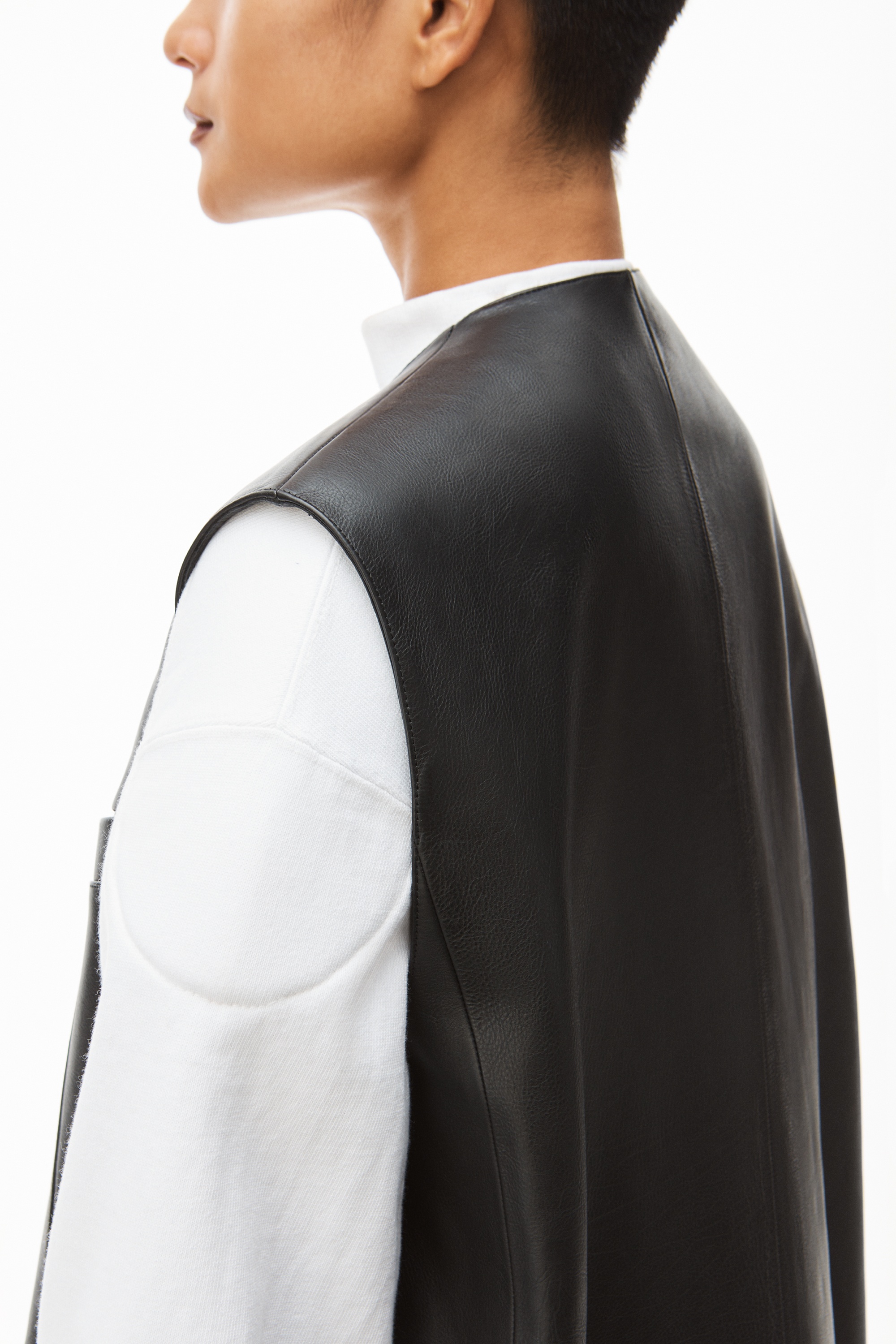 SLEEVELESS TAILORED COAT IN MOTO LEATHER - 6