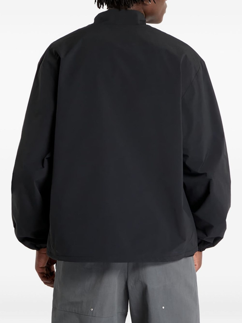 zip-fasteing jacket 3