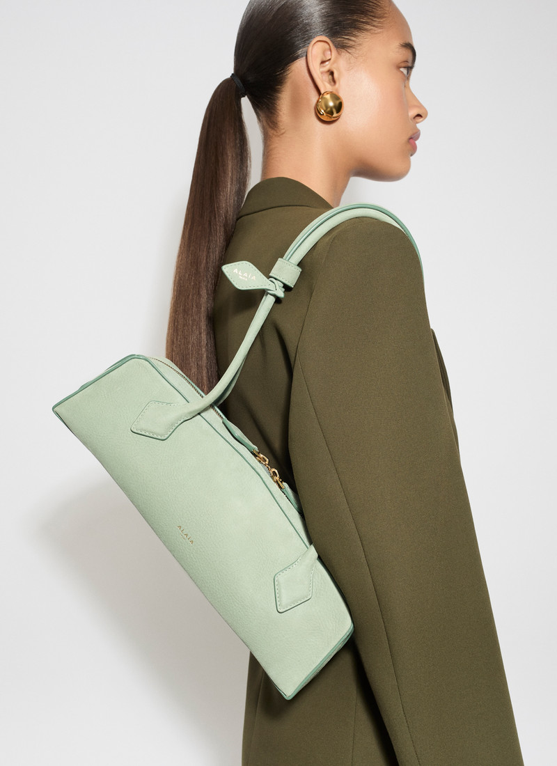 Alaïa LE TECKEL MEDIUM BAG IN NUBUCK outlook