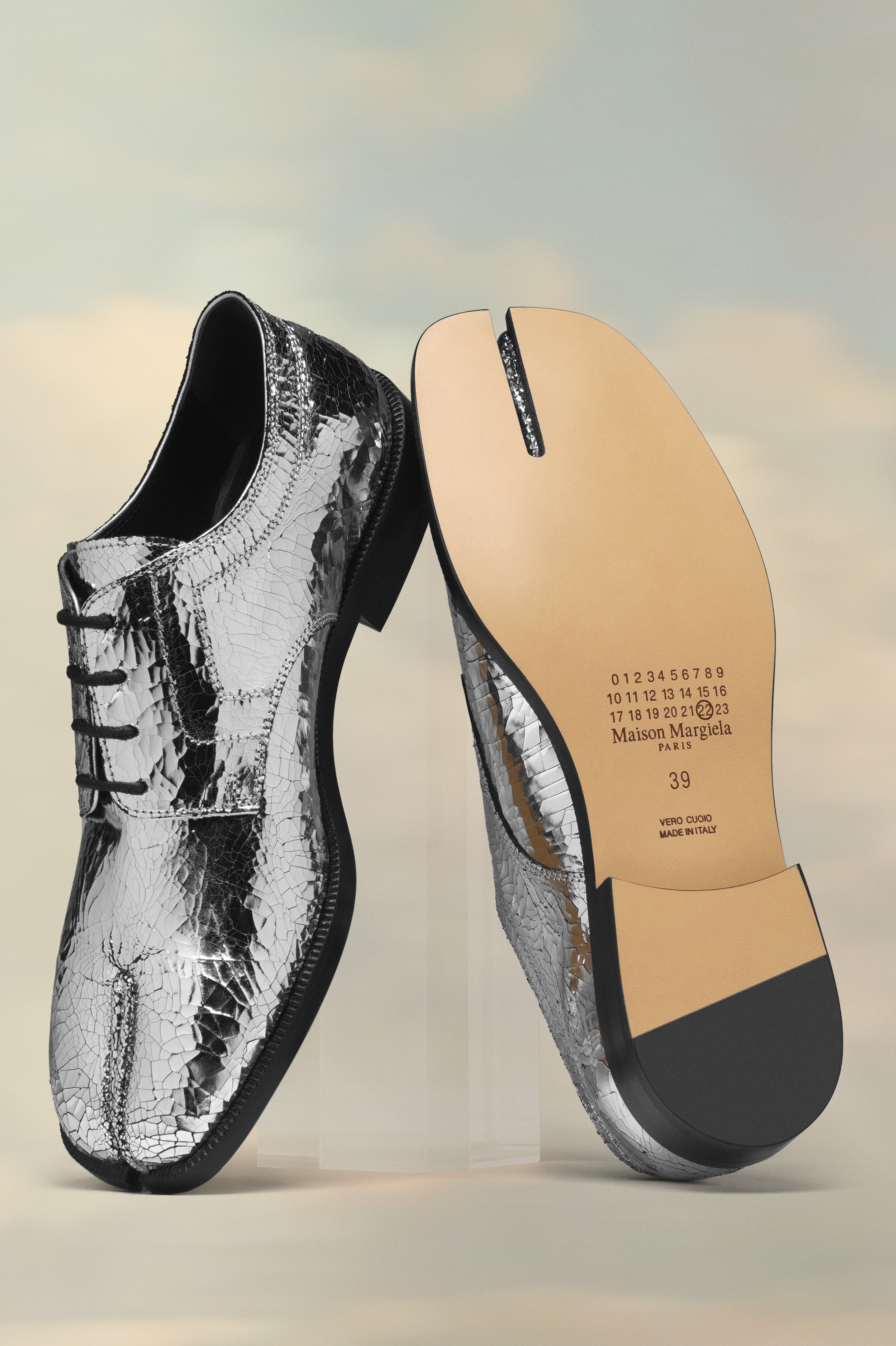Maison Margiela Tabi broken mirror brogues | REVERSIBLE