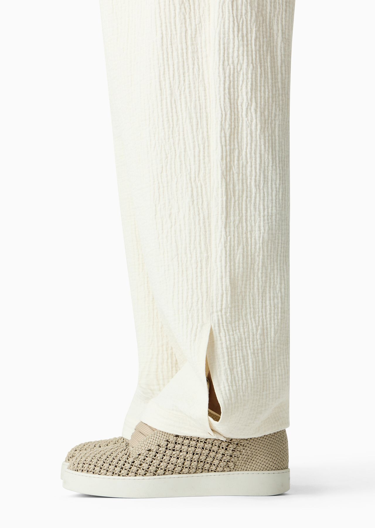 Trousers with slit in the hem in bark-effect linen blend - 5