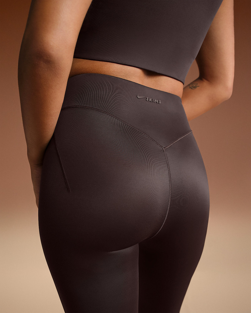 NikeSKIMS Shine Women's High-Waisted Bonded 26" Leggings 3
