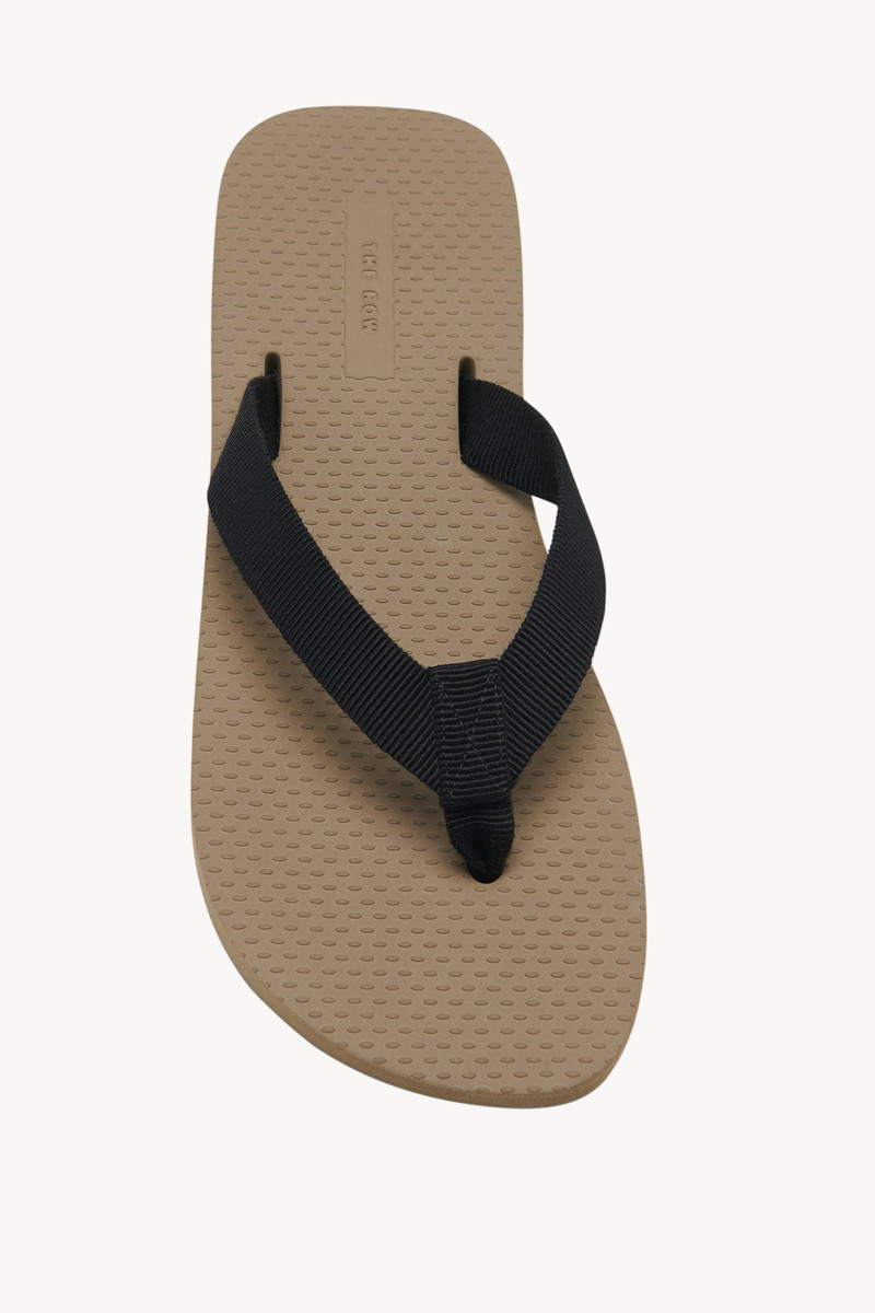 Dune Classic Sandal in Rubber 3