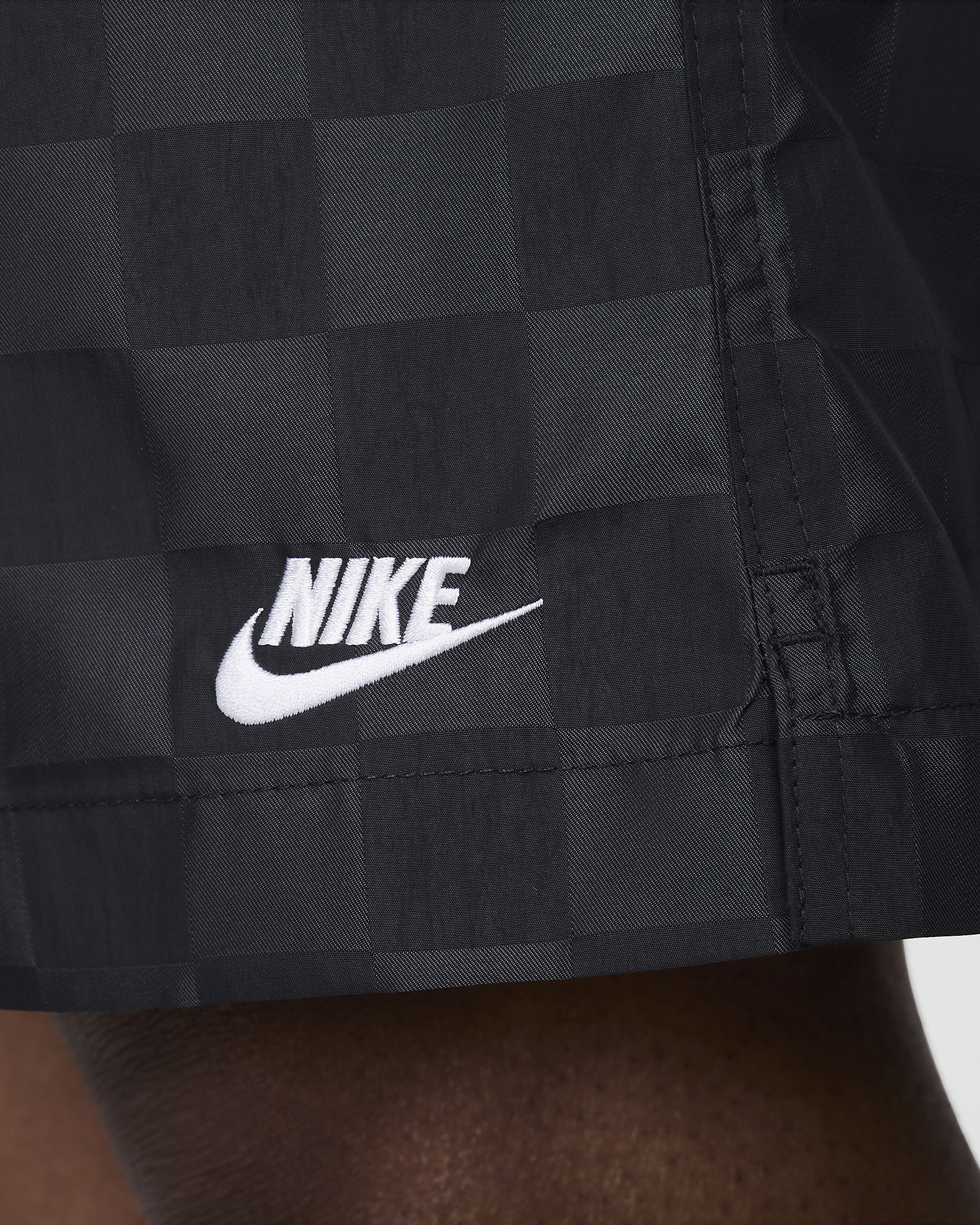 Nike Club Men's Flow Shorts - 12