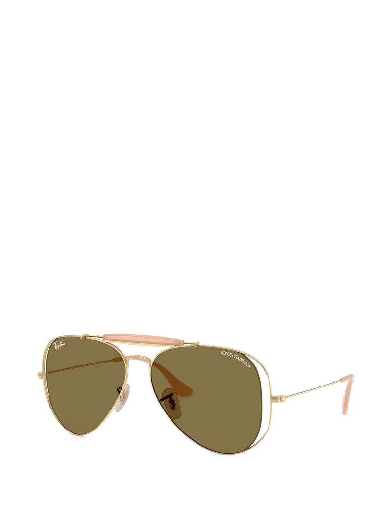 Ray-Ban Aviator sunglasses outlook