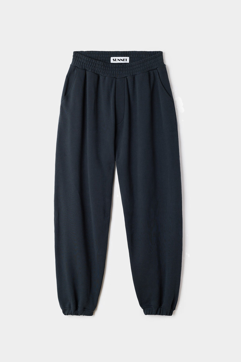 SUNNEI FLEECE ELASTIC PANTS / carbon outlook