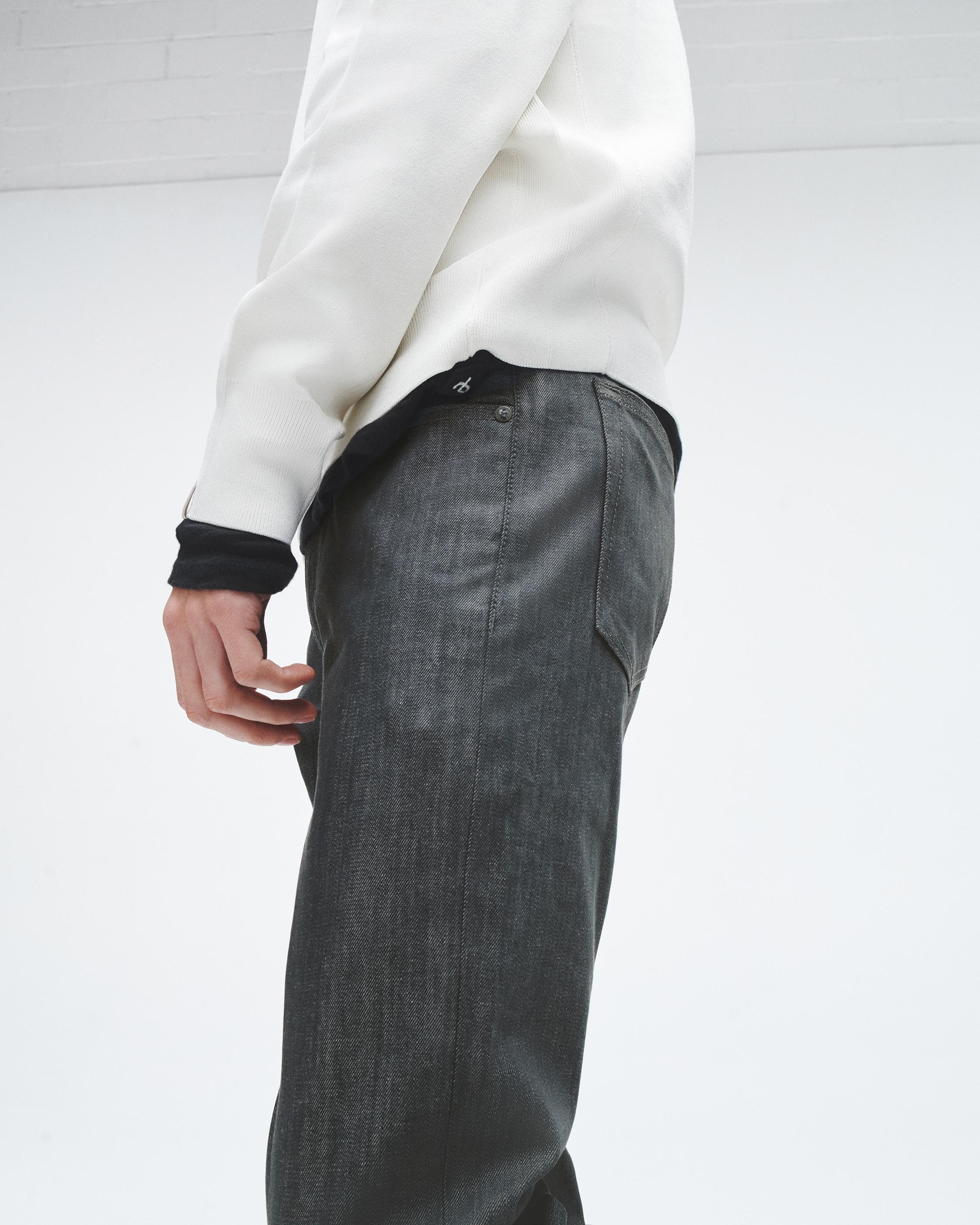 Fit 2 - Raw Grey
Slim Fit Authentic Stretch Jean - 3