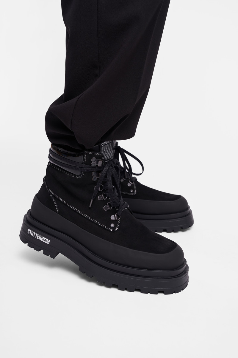 Stutterheim Road Walker Nubuck Black outlook