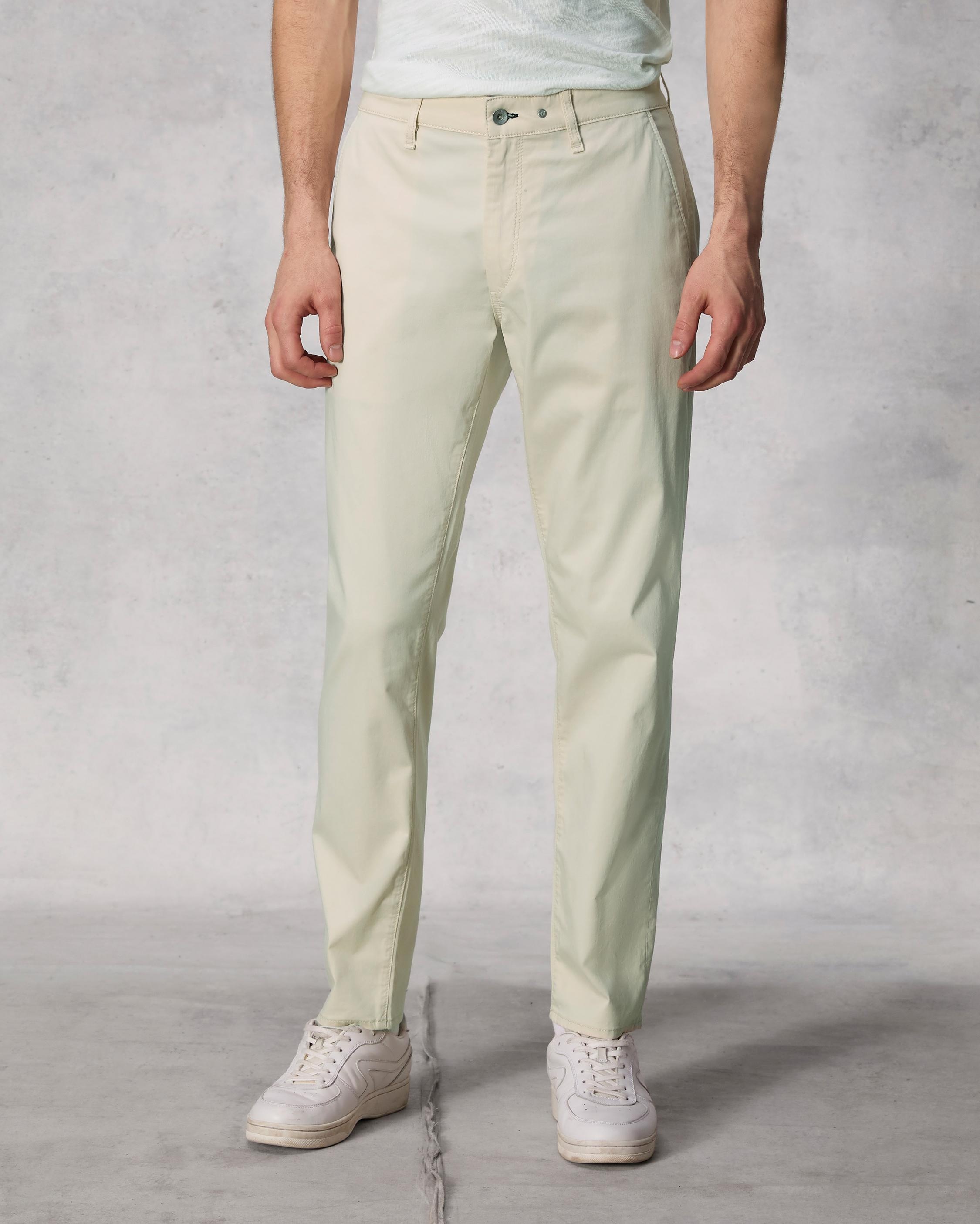 Standard Cotton Chino
Classic Fit - 5