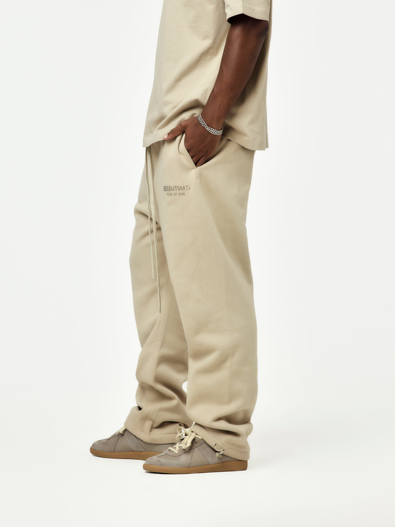 ESSENTIALS RELAXED FLEECE SWEATPANT (TIMBER) outlook
